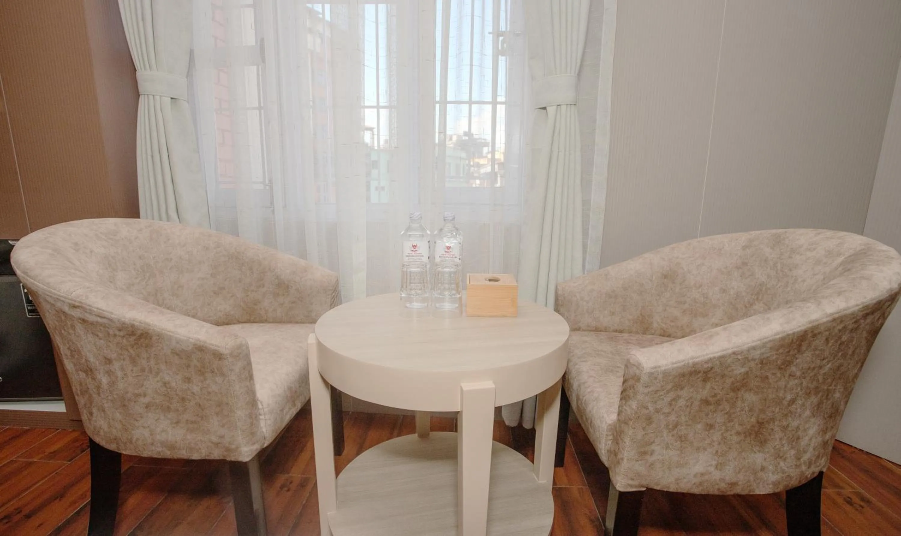 Seating area in Hotel Airport Deepshree