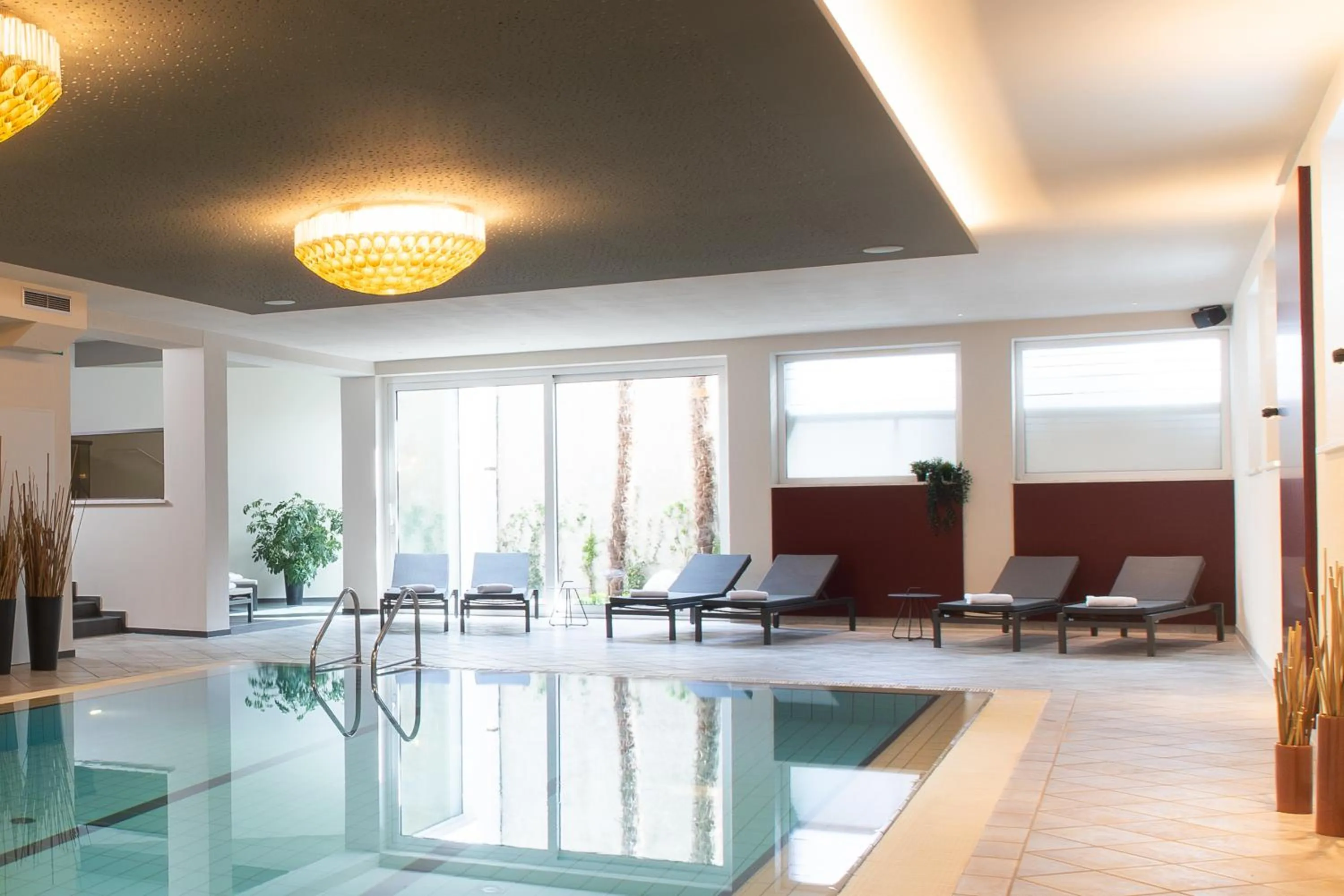Swimming pool in Hotel Ladurner