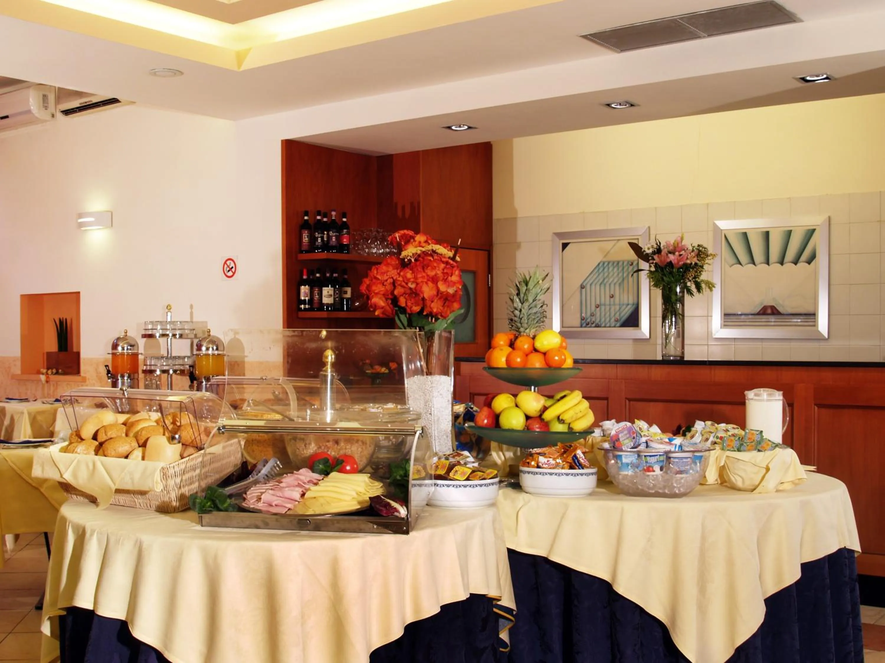 Breakfast in Hotel Meridiana