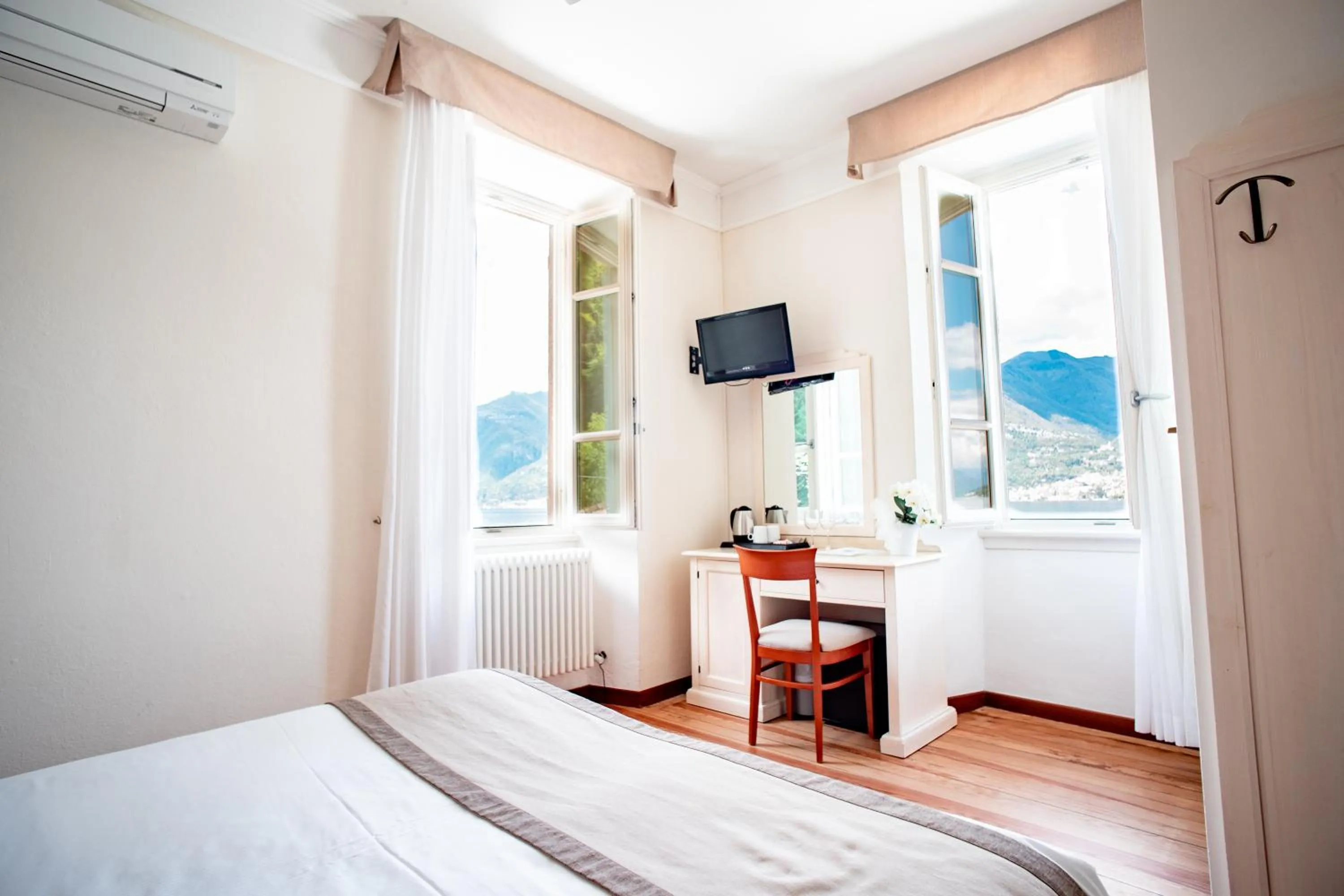 Photo of the whole room, Bed in Hotel Villa Aurora