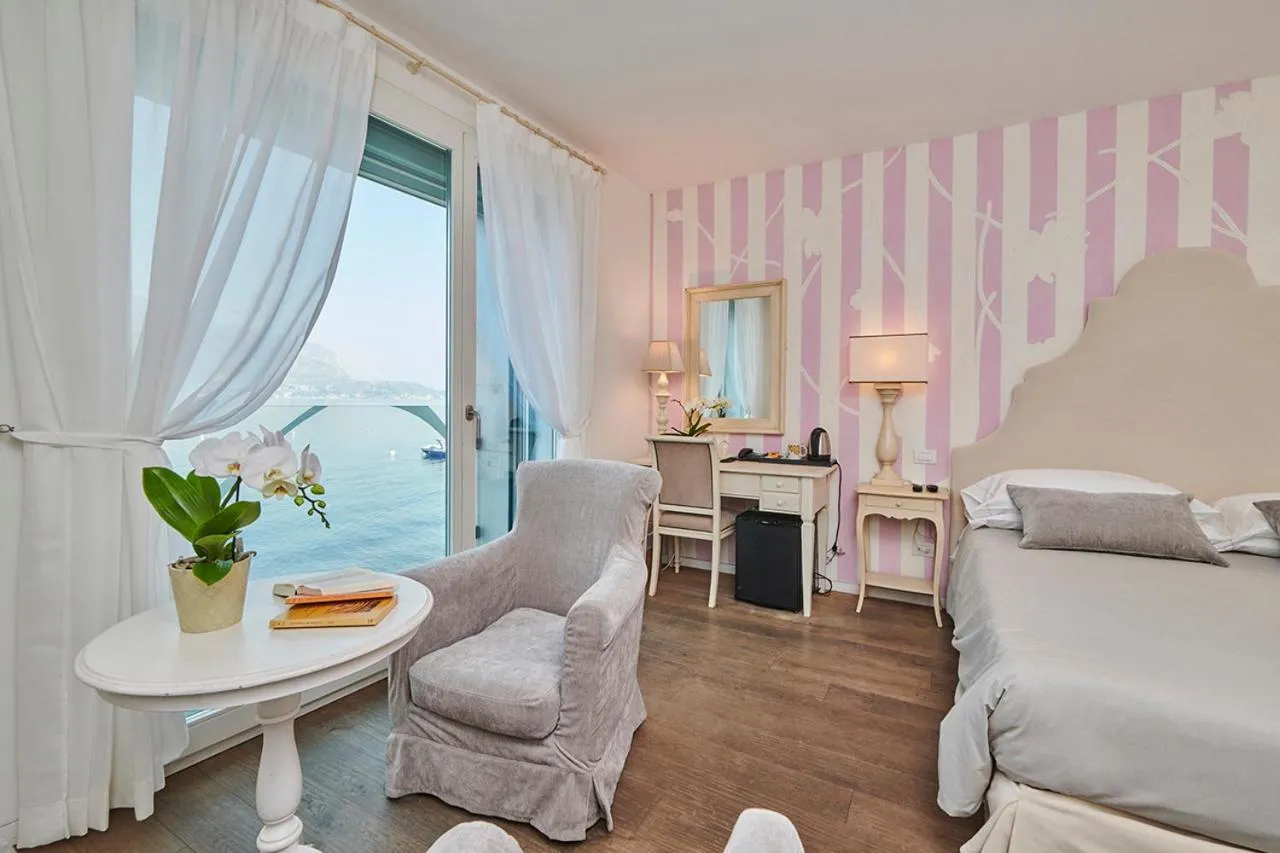 Bed in Hotel Villa Aurora