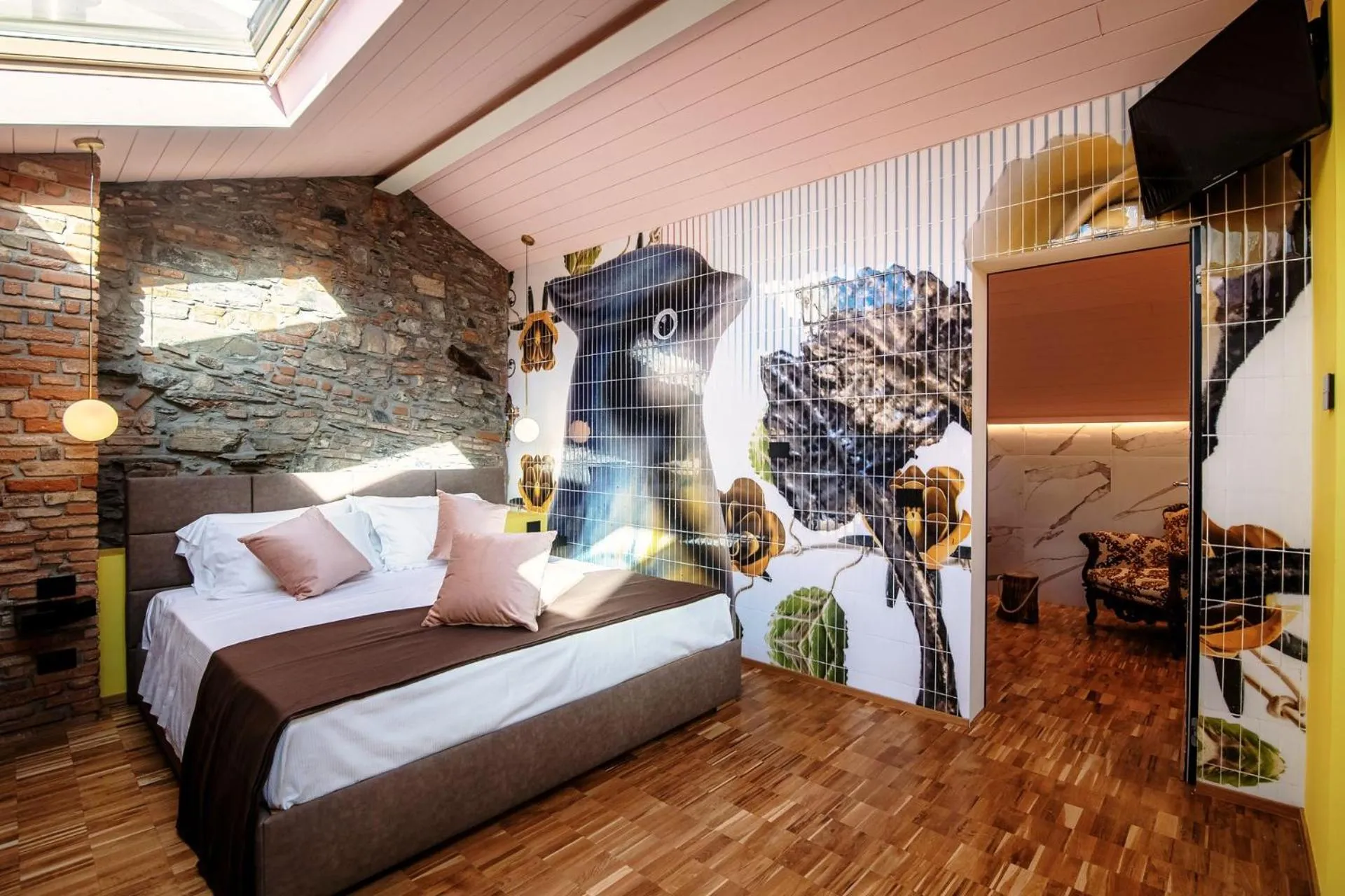 Bed in Aurum - Como Luxury Suites