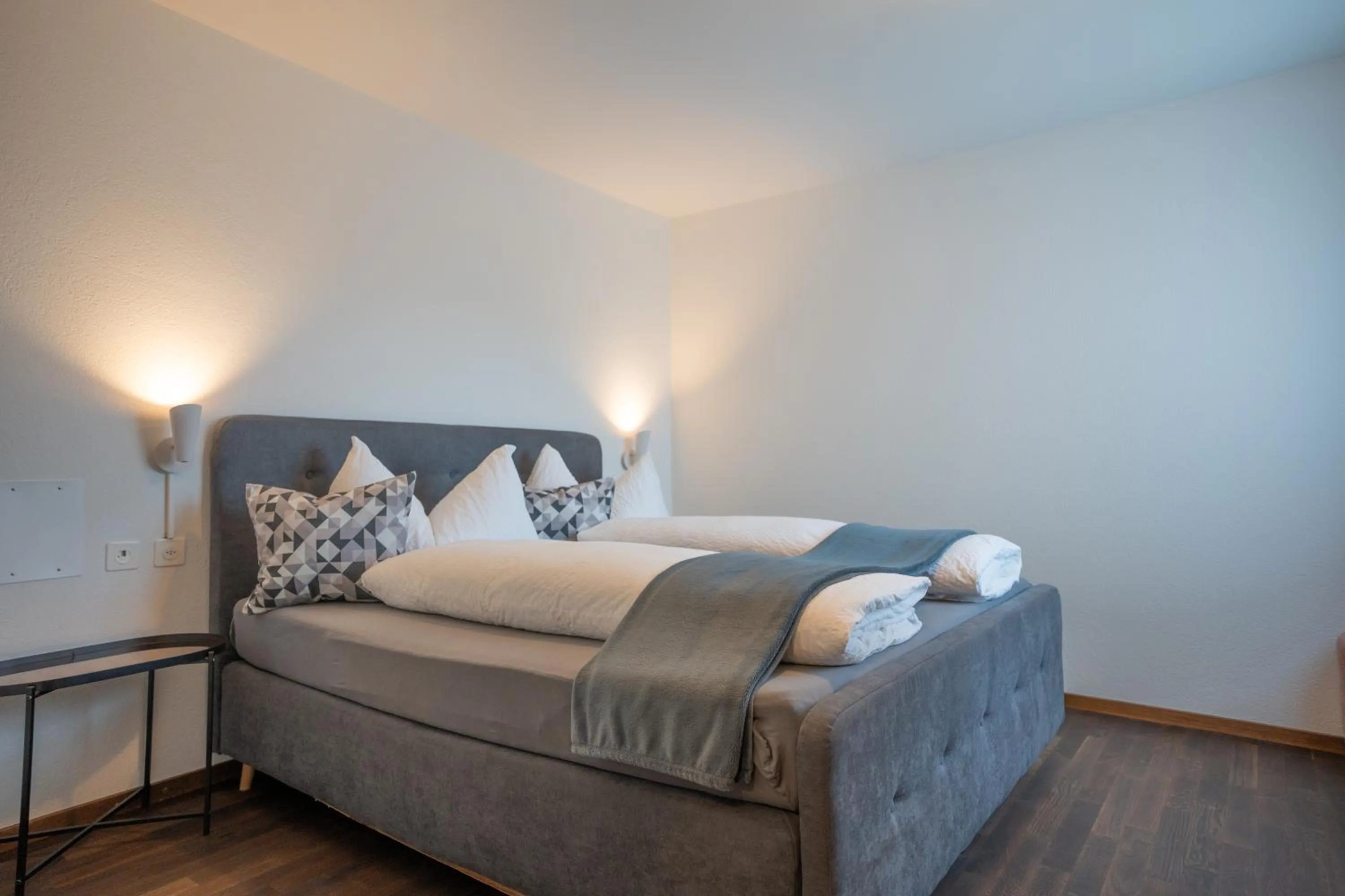 Bed in Hotel B&B Stossplatz anytime and easy self Check-in