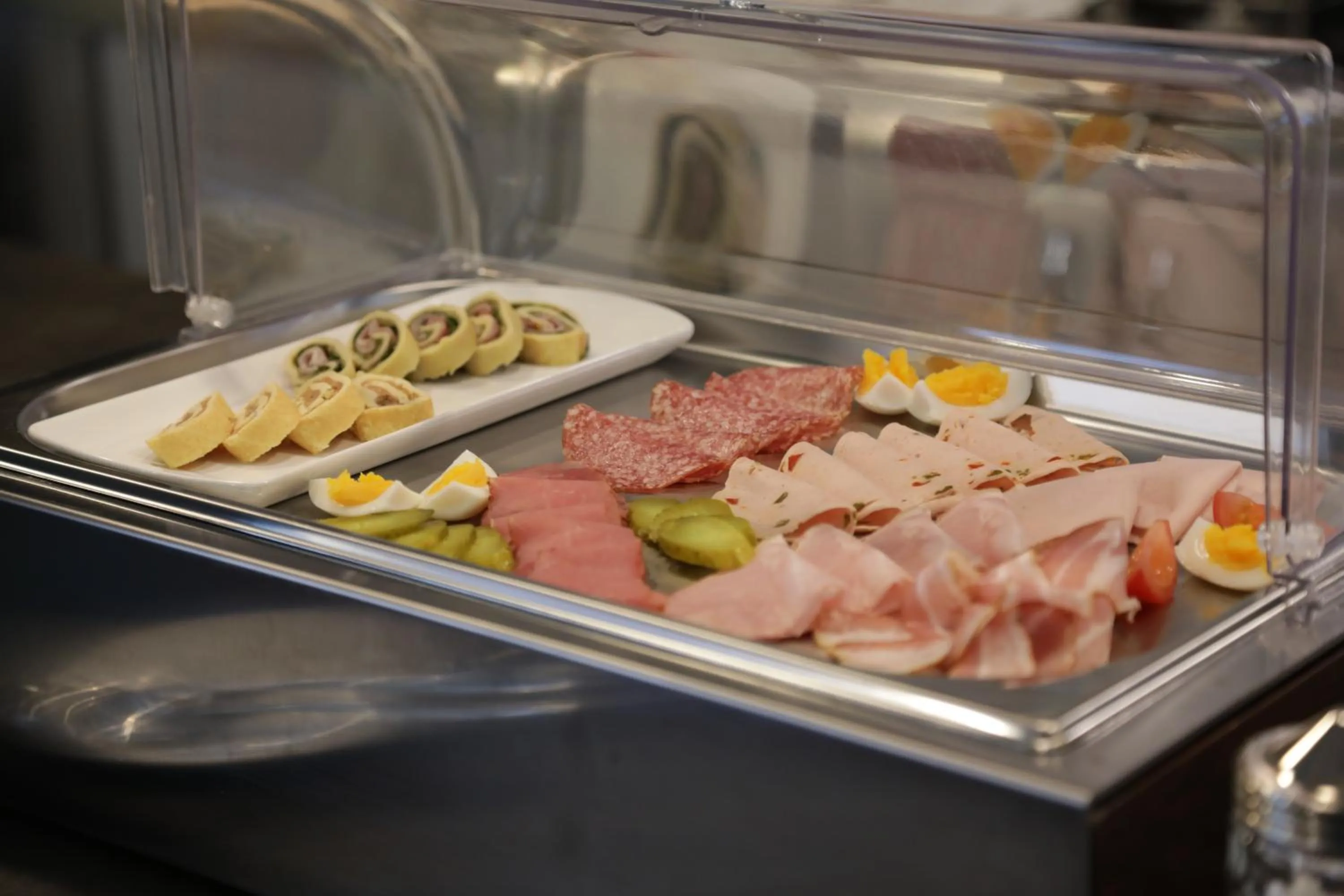 Breakfast in Hotel B&B Stossplatz anytime and easy self Check-in