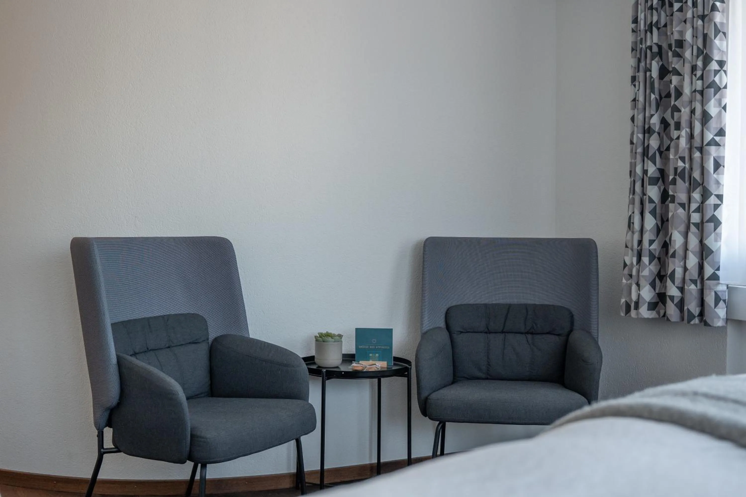 Bed in Hotel B&B Stossplatz anytime and easy self Check-in