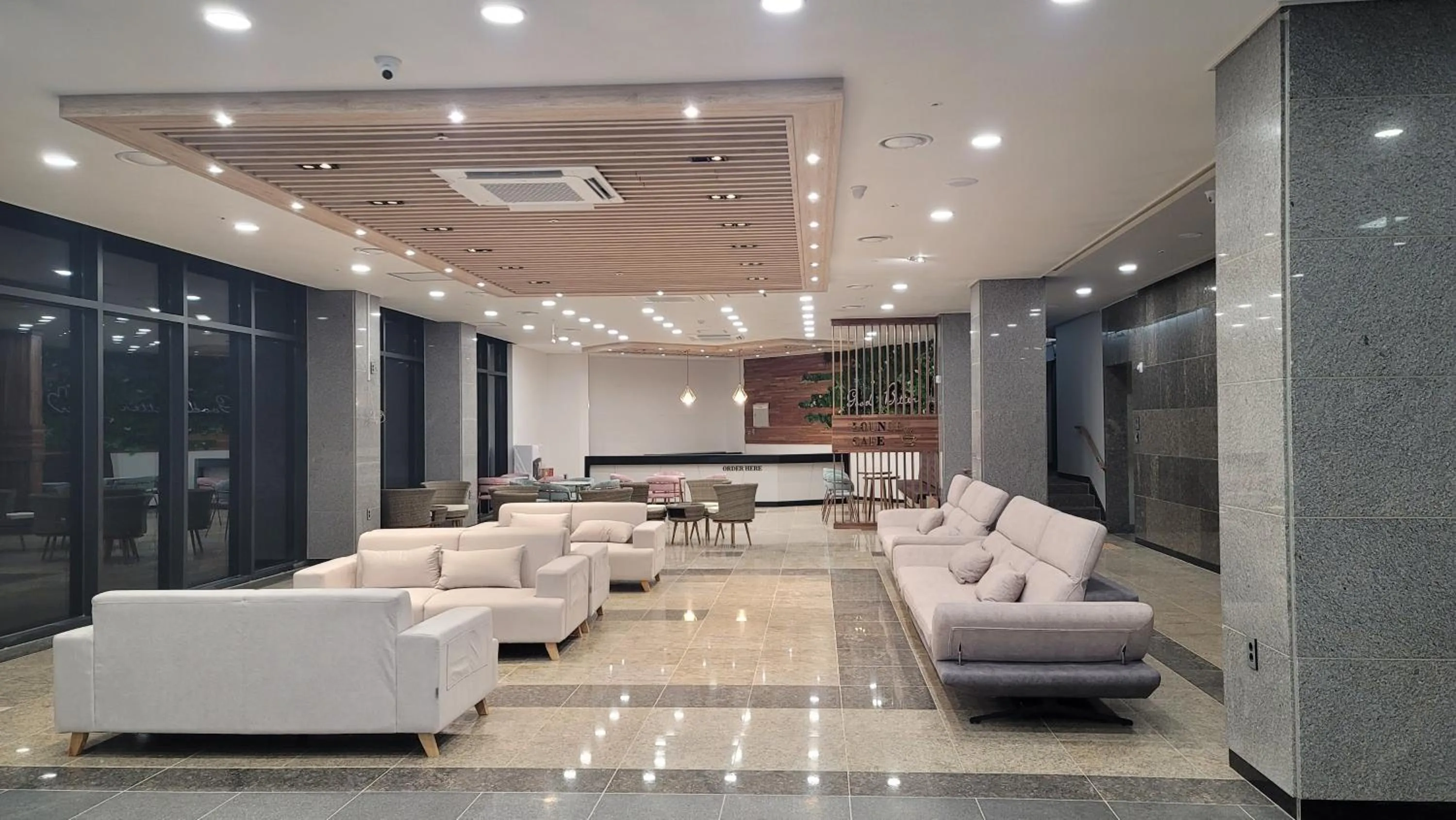 Lobby or reception in Sanbangsan Hotel