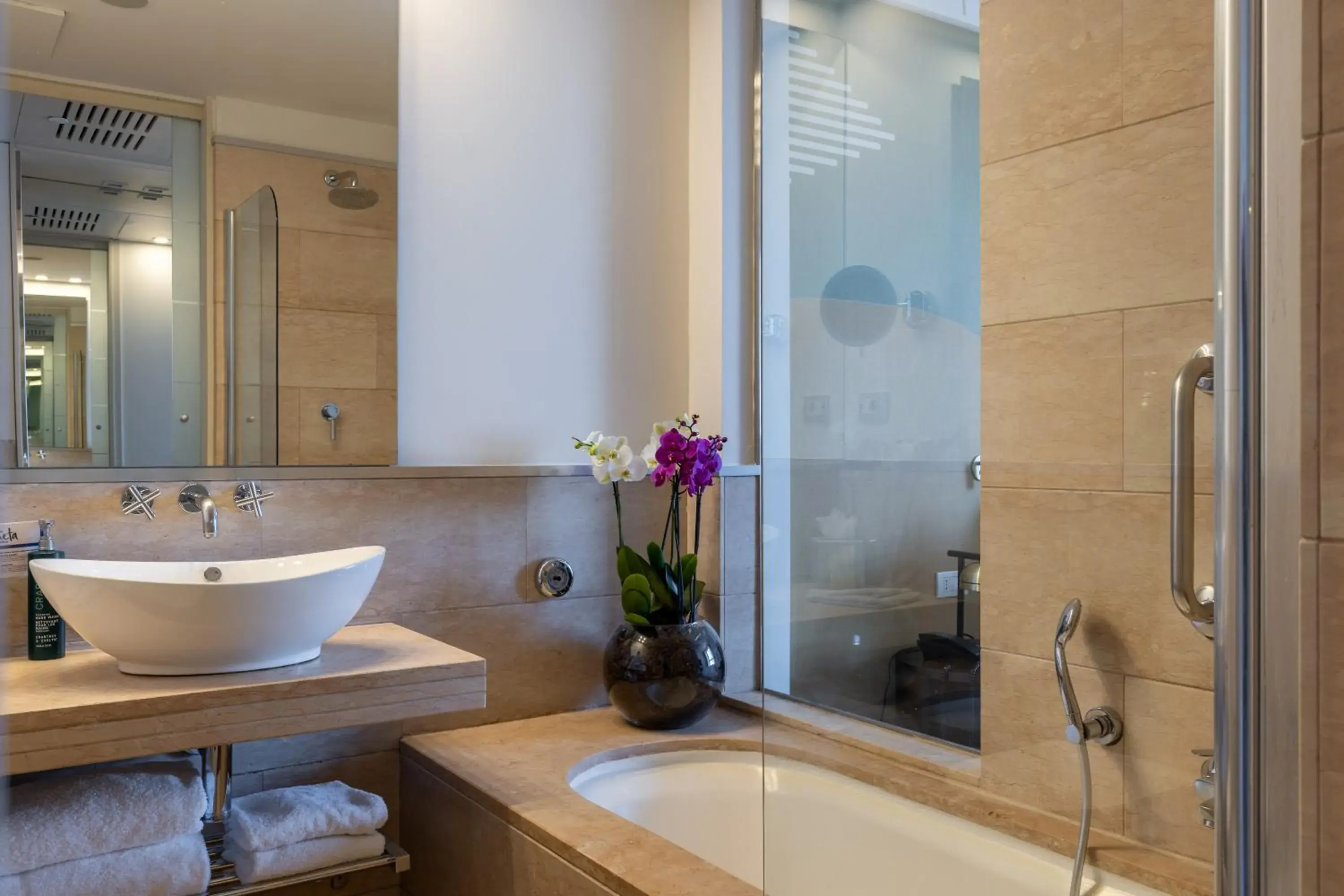 Executive King Room in DoubleTree by Hilton Florence Metropole Executive King Room in DoubleTree by Hilton Florence Metropole