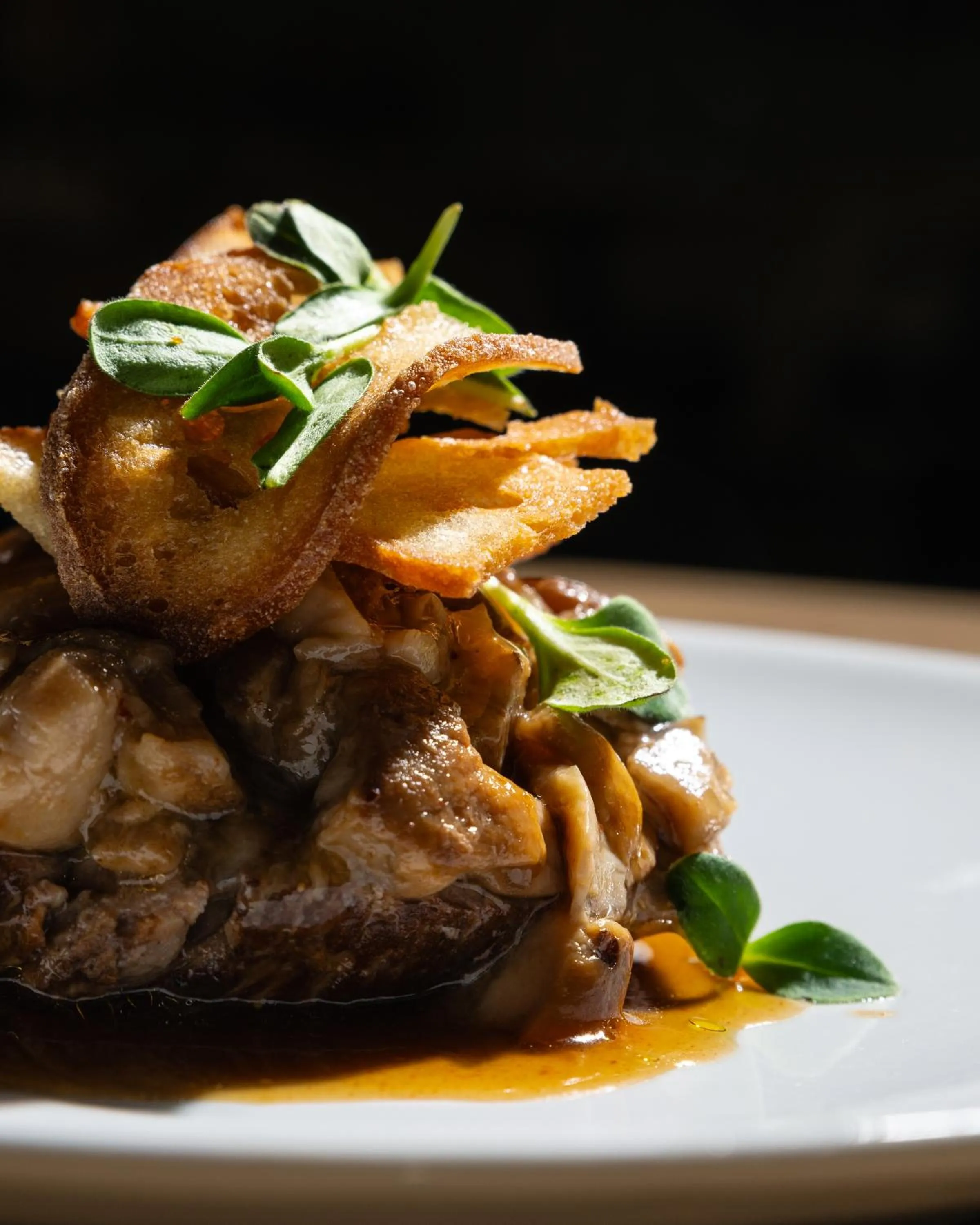 Restaurant/places to eat in Building Hotel