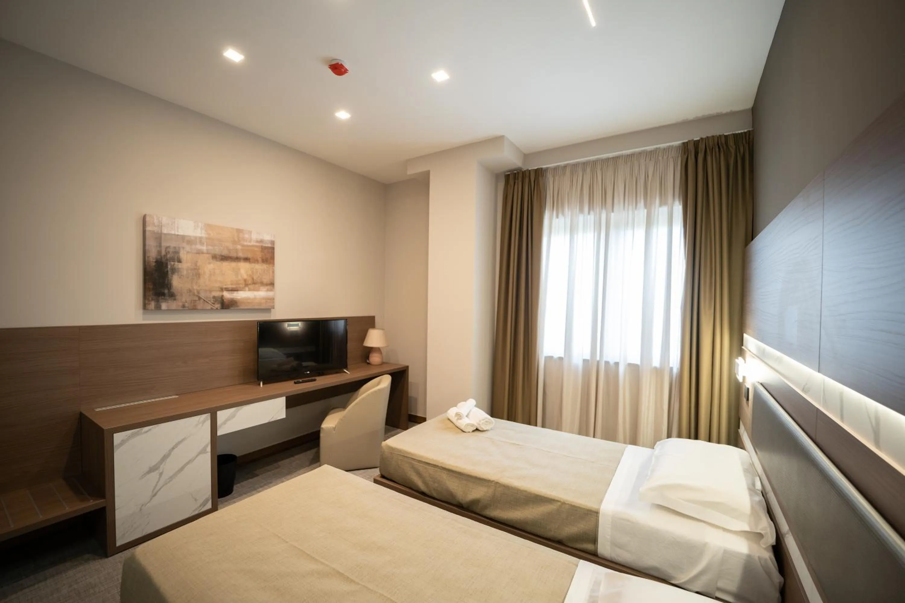 TV and multimedia, Bed in Building Hotel