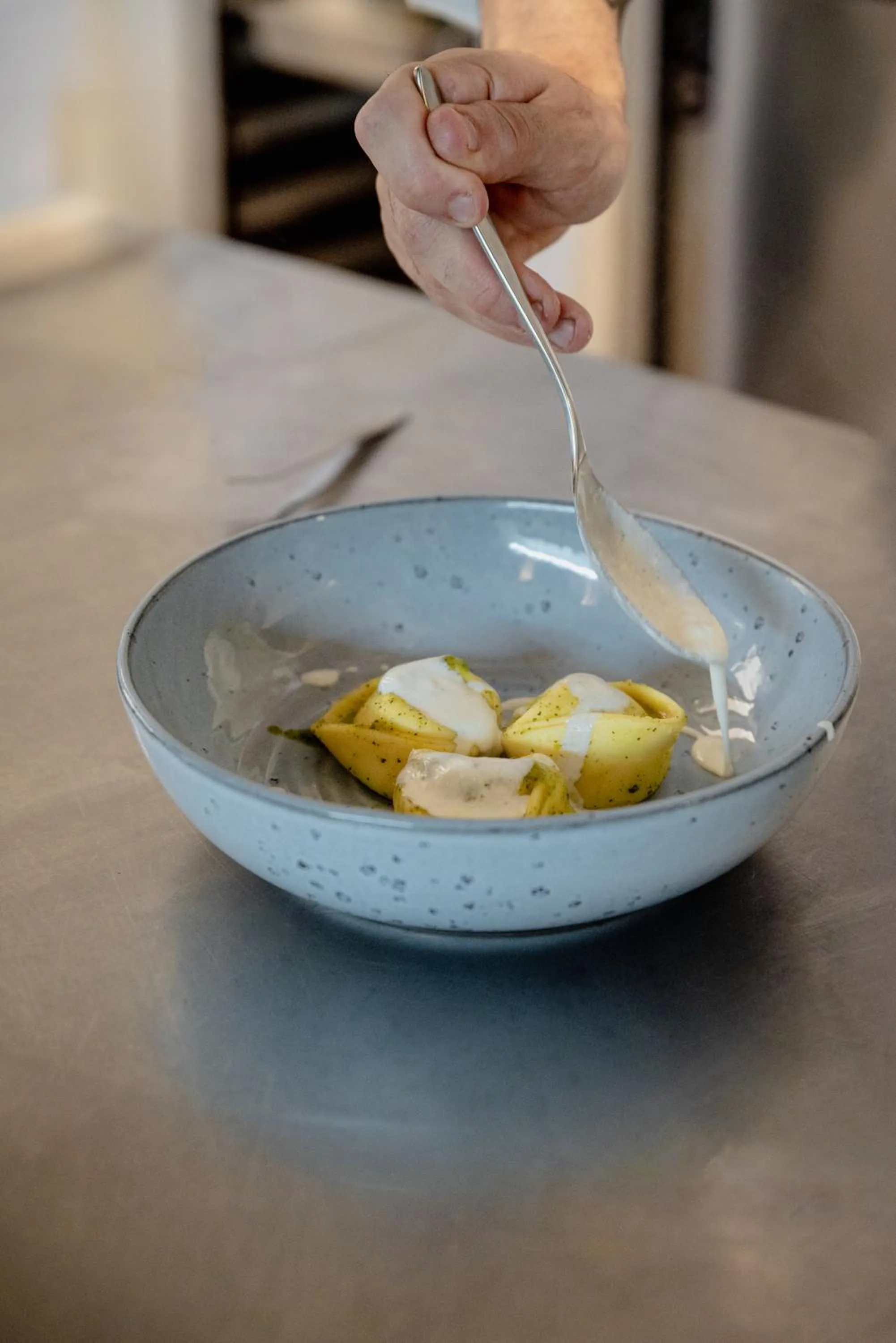 Restaurant/places to eat in Building Hotel