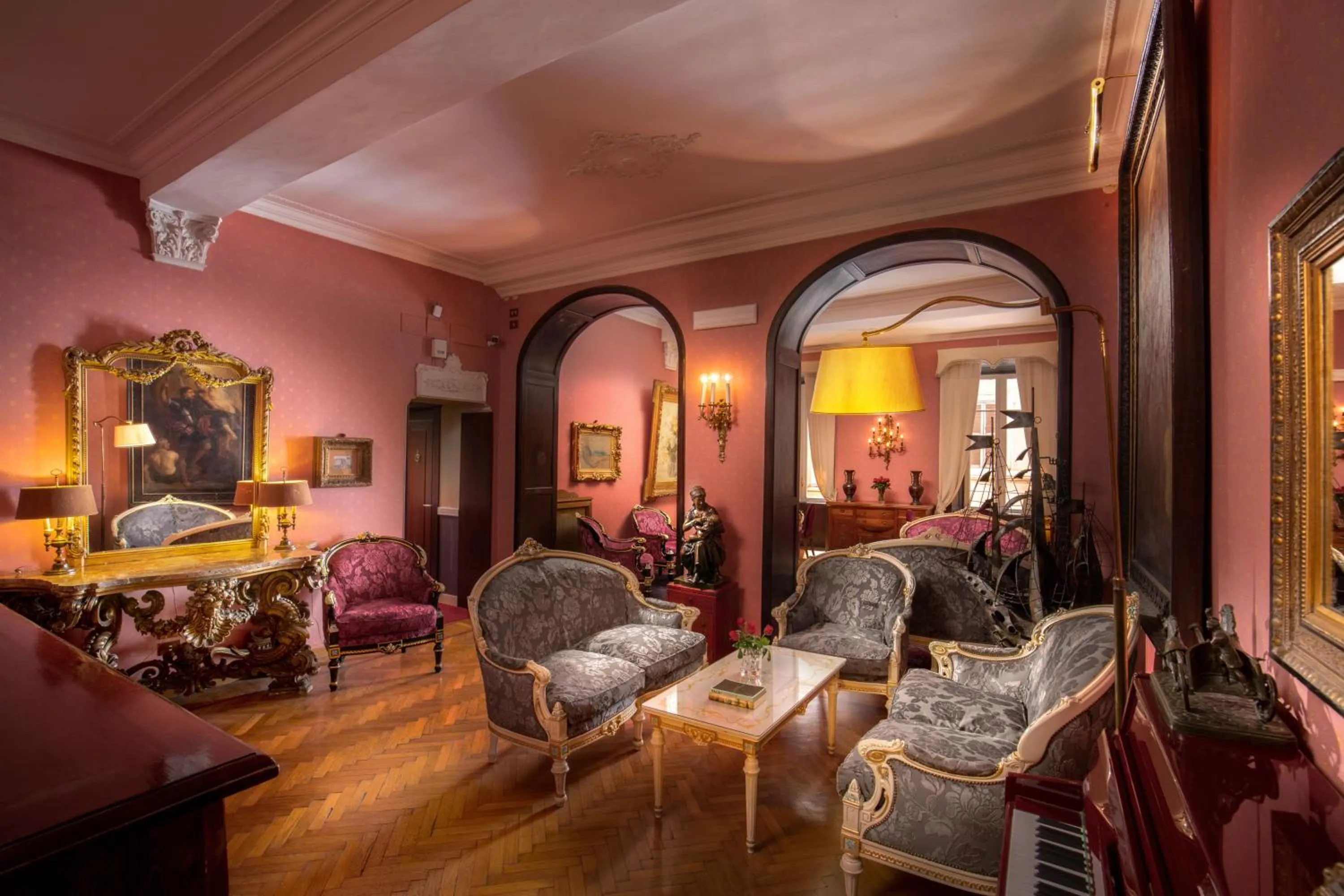 Property building in Residenza Frattina