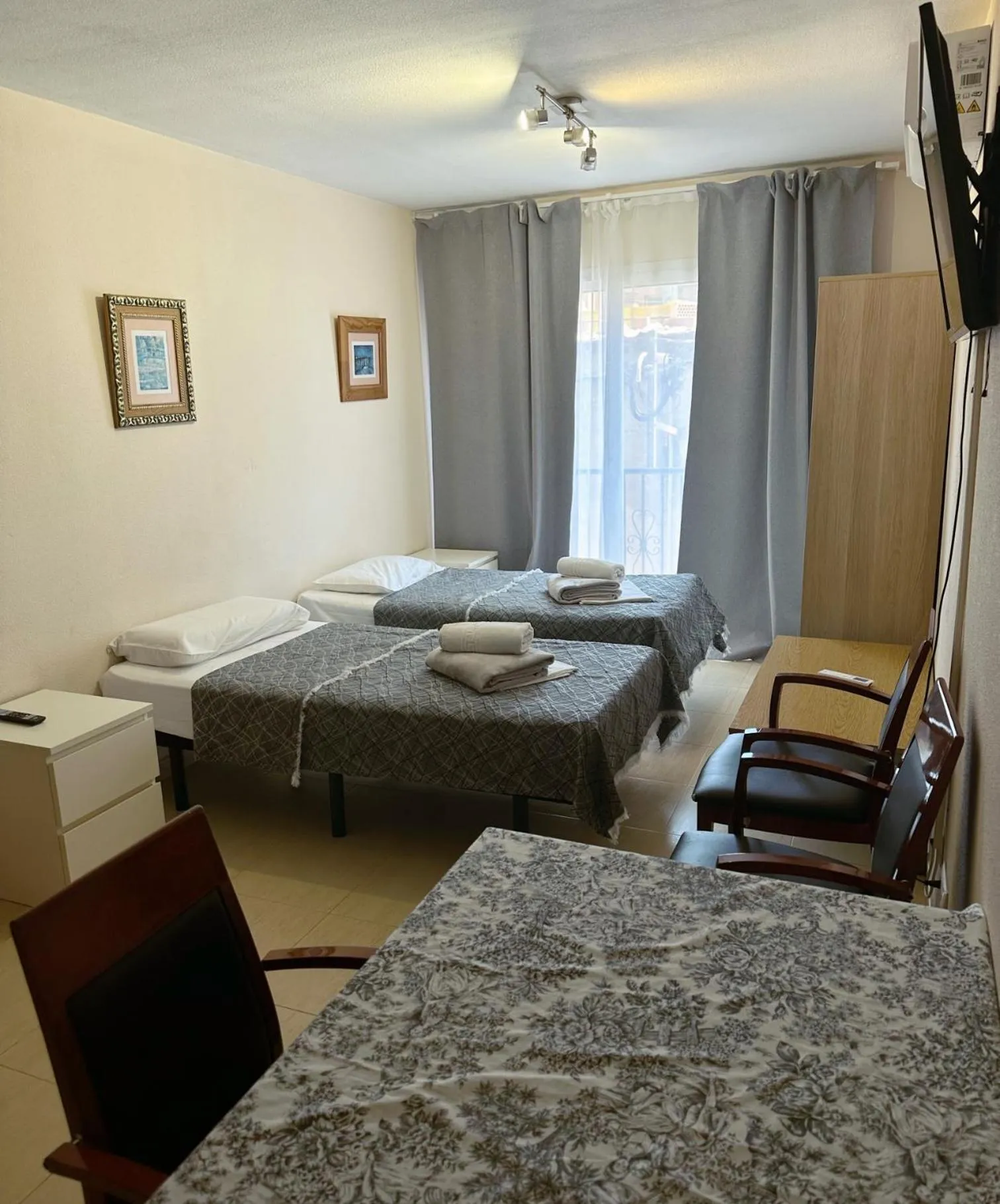 Bed in Royal Inn Aparthotel