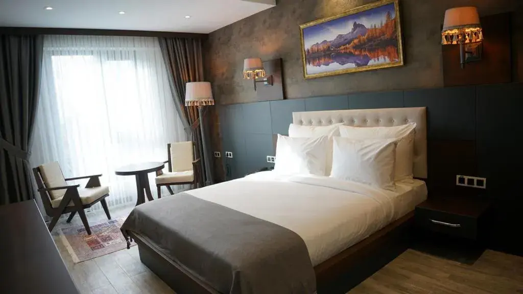 Large Double Room in Kahra Otel Large Double Room in Kahra Otel