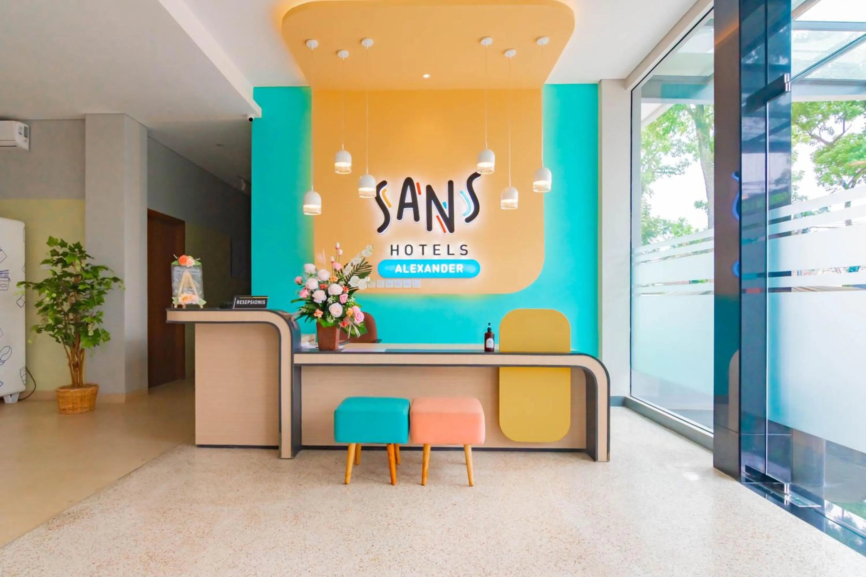 Lobby or reception in Sans Hotel Alexander Bandung