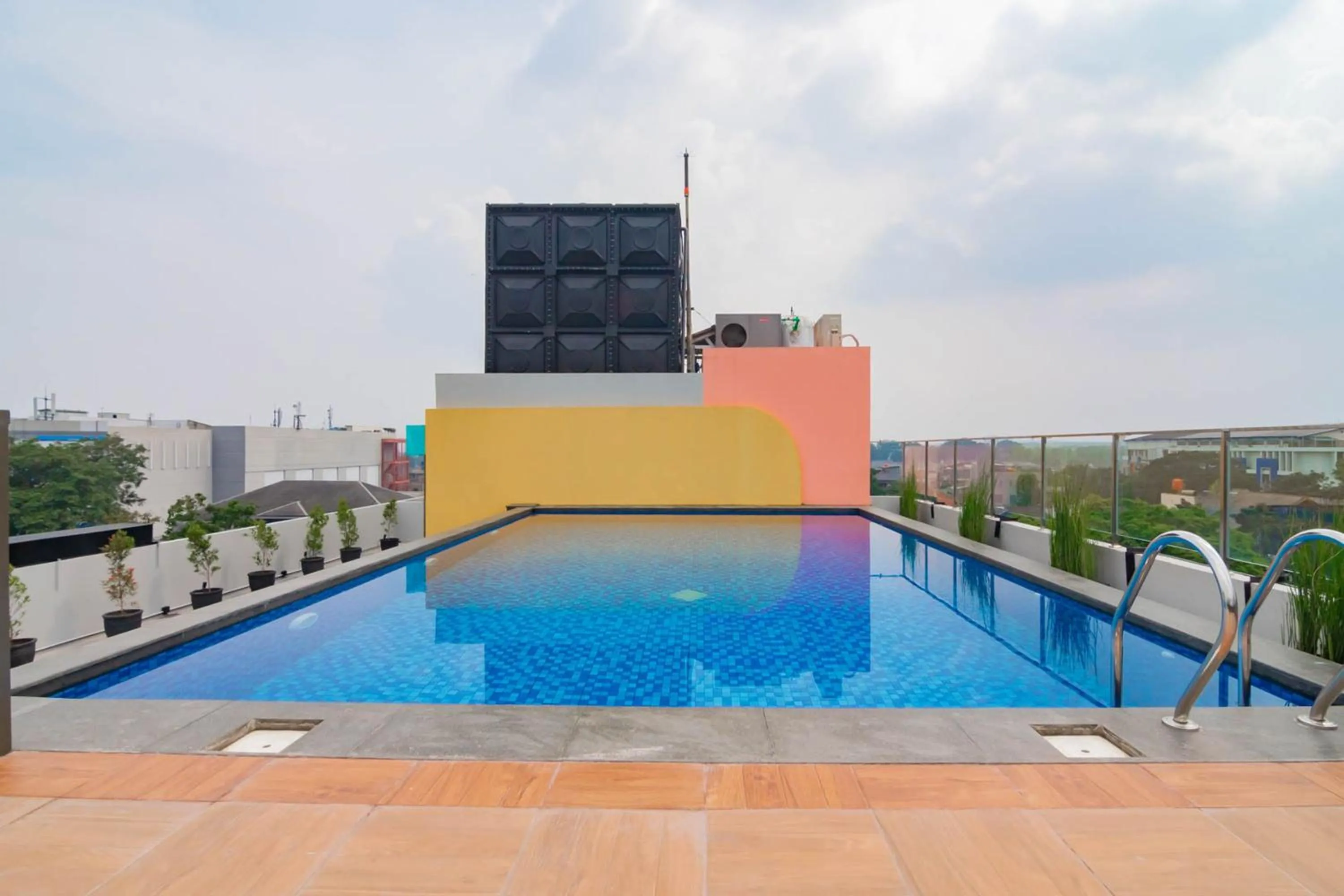 Swimming pool in Sans Hotel Alexander Bandung