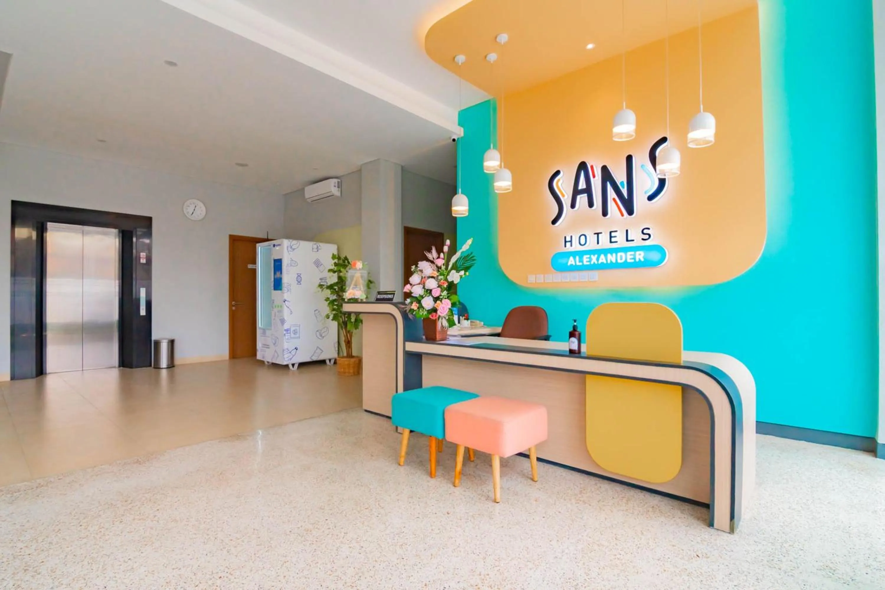 Lobby or reception in Sans Hotel Alexander Bandung