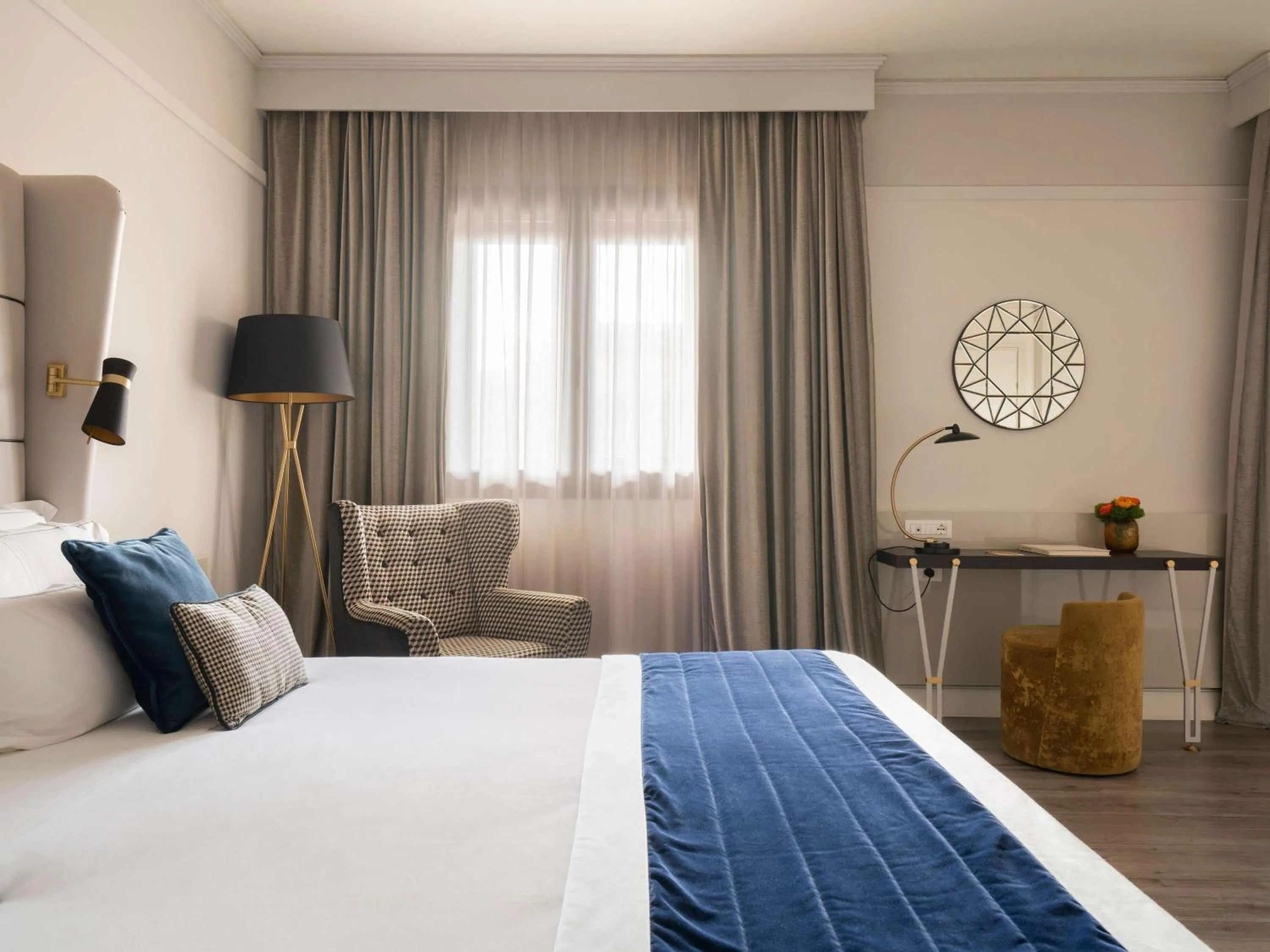 Junior King Suite with Sofa Bed in Hotel Cerretani Firenze - MGallery Collection