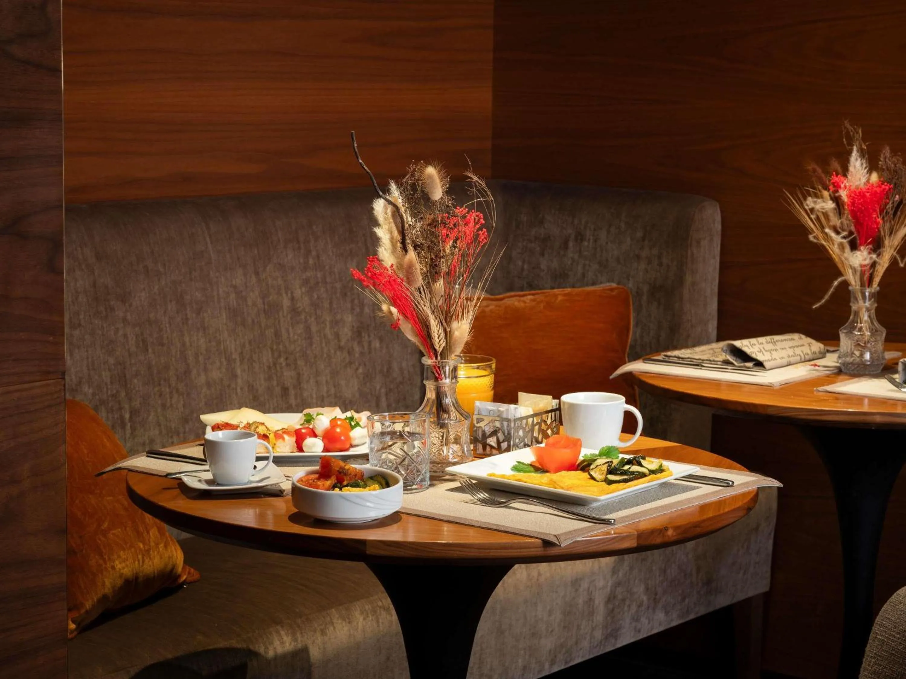 Lounge or bar in Cerretani Hotel Firenze - MGallery Collection