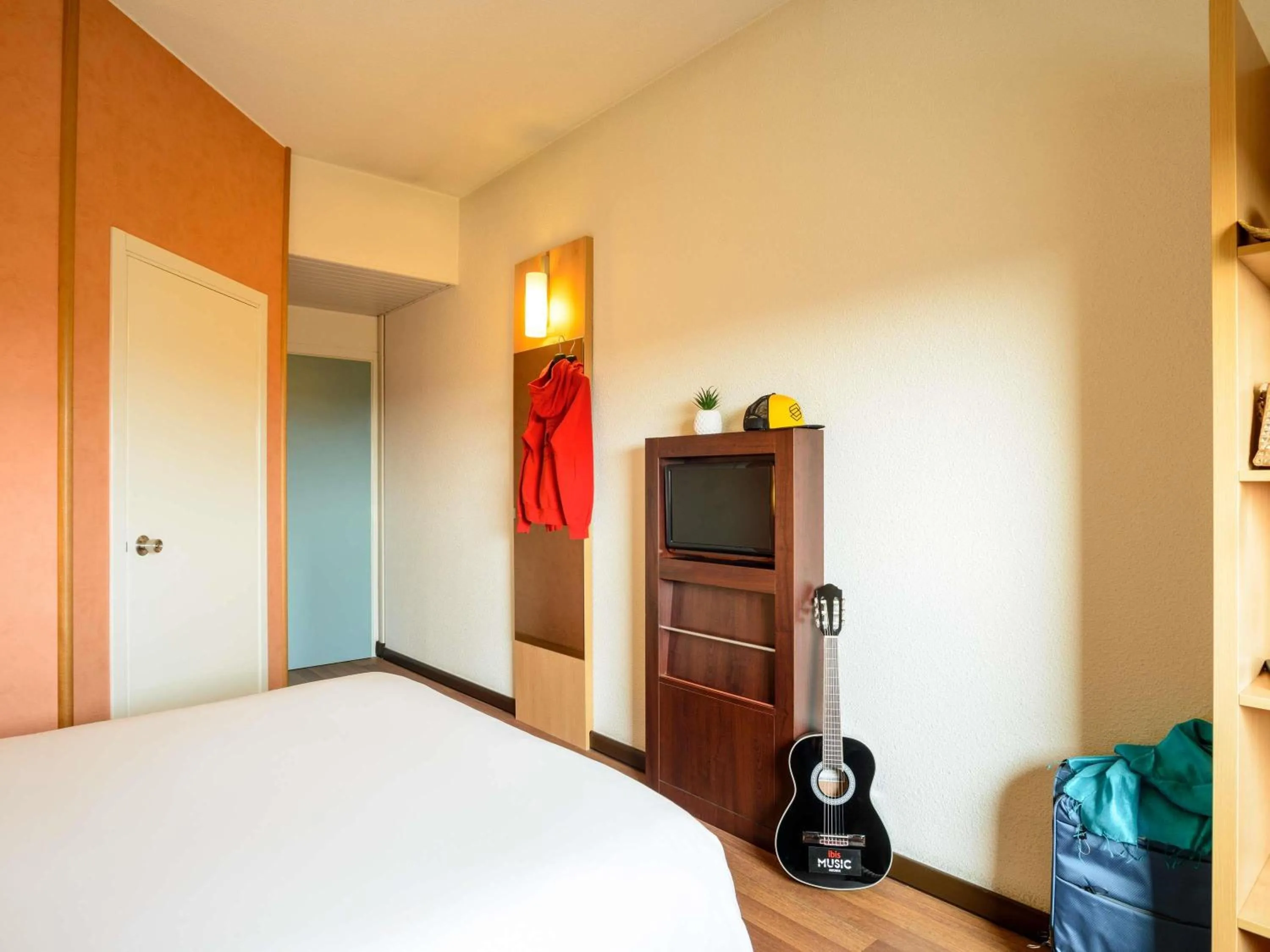 Bedroom, Bed in Hotel Ibis Milano Malpensa