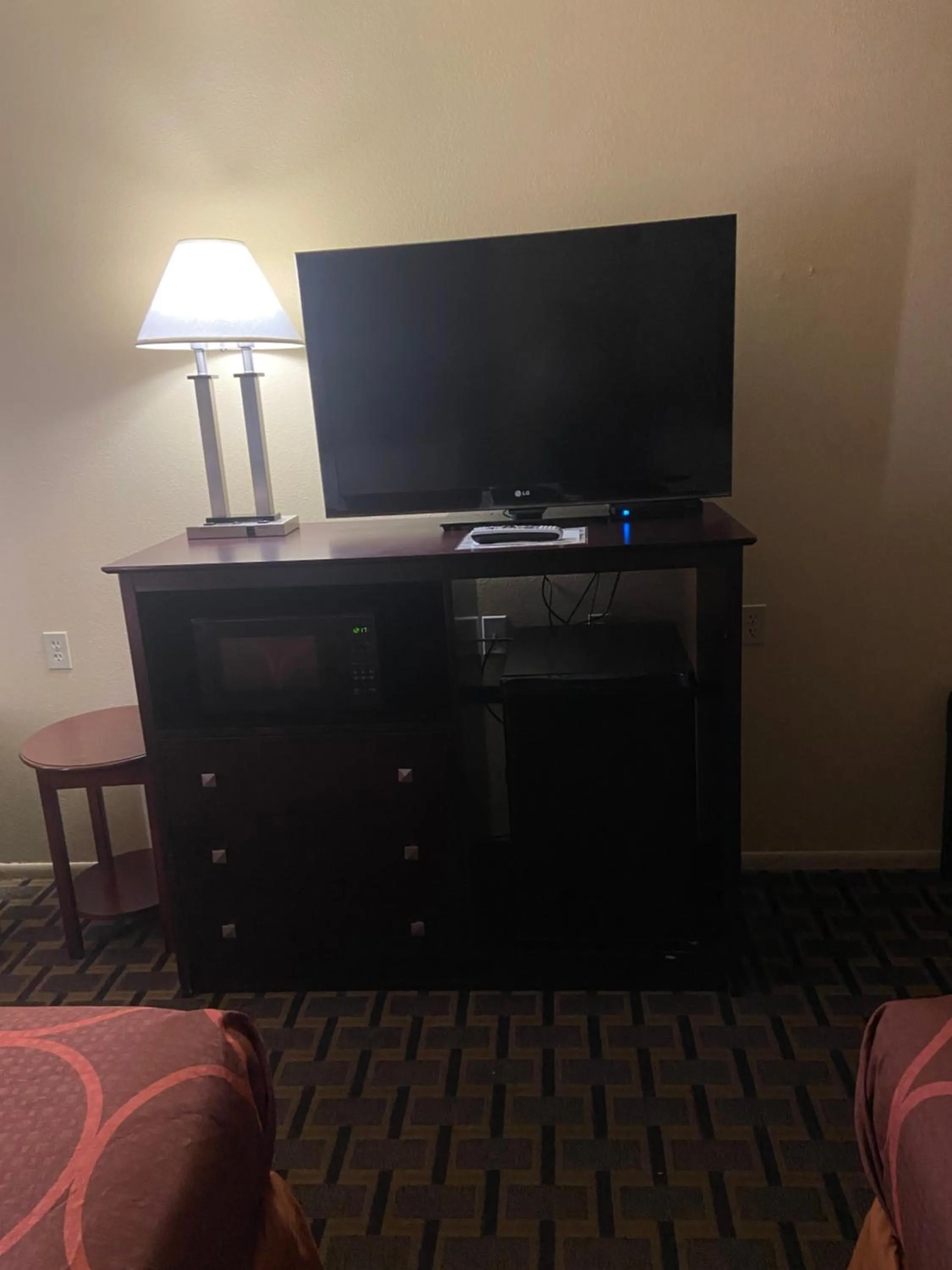 TV and multimedia in Super 8 by Wyndham Lebanon