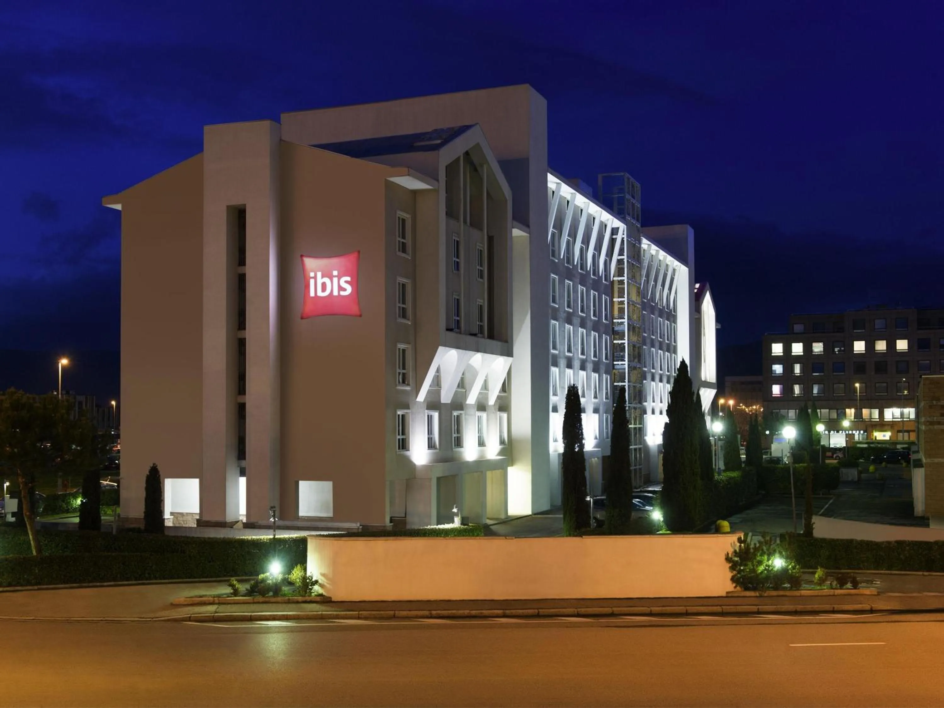 Property building in Hotel Ibis Firenze Nord Aeroporto