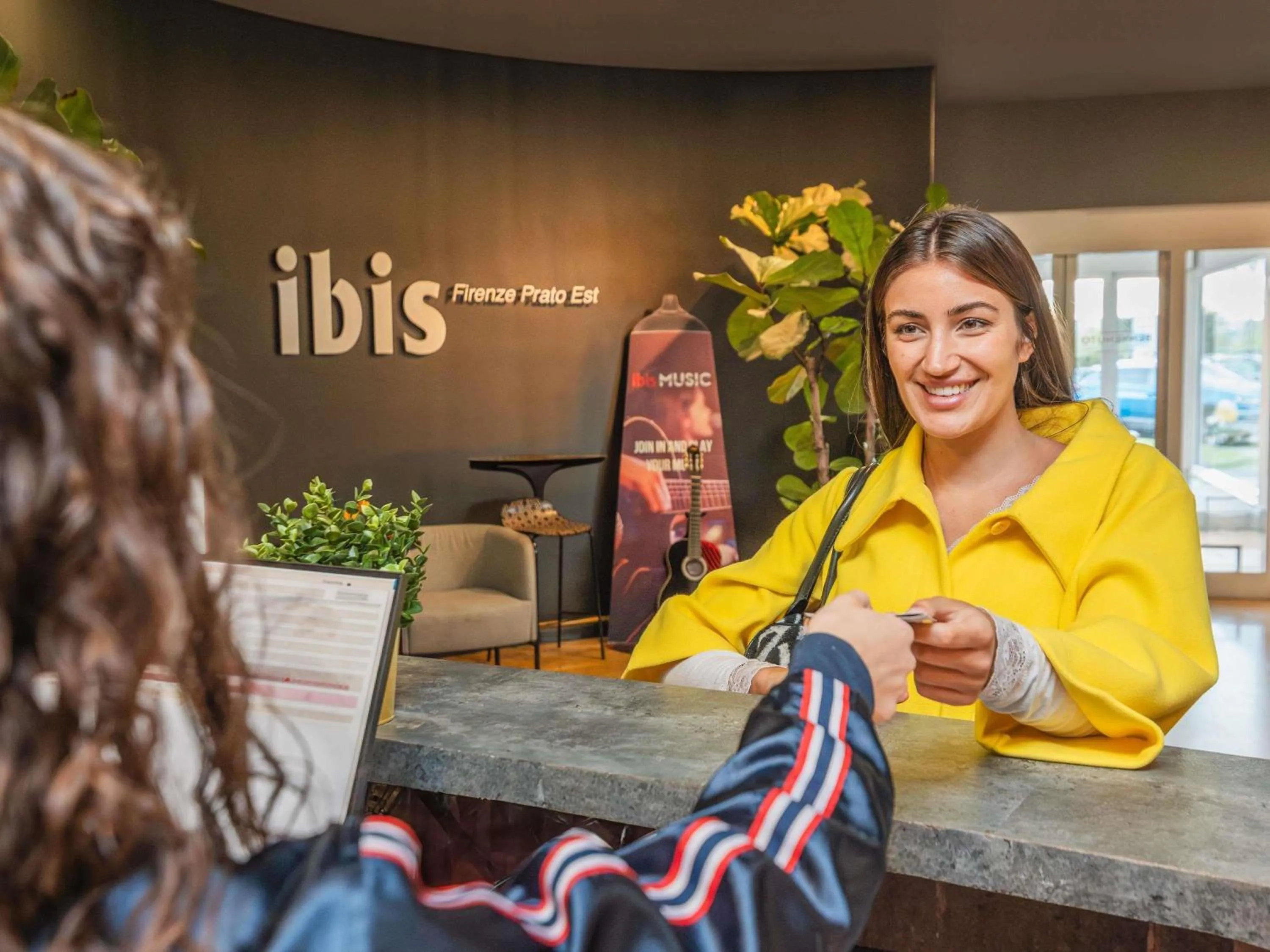 Property building in Hotel Ibis Firenze Prato Est