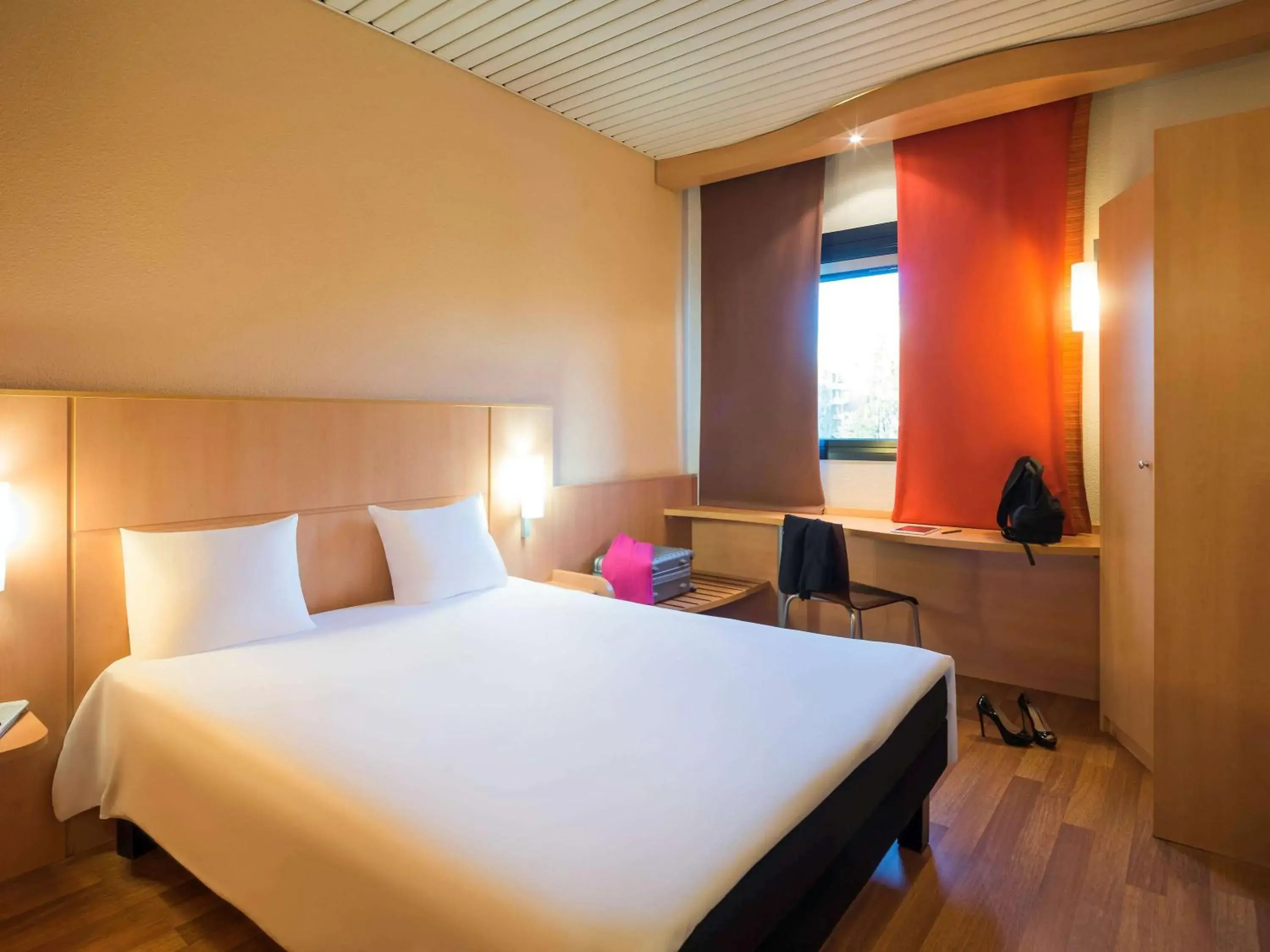 Premium Double Room in Hotel Ibis Milano Ca' Granda Premium Double Room in Hotel Ibis Milano Ca' Granda