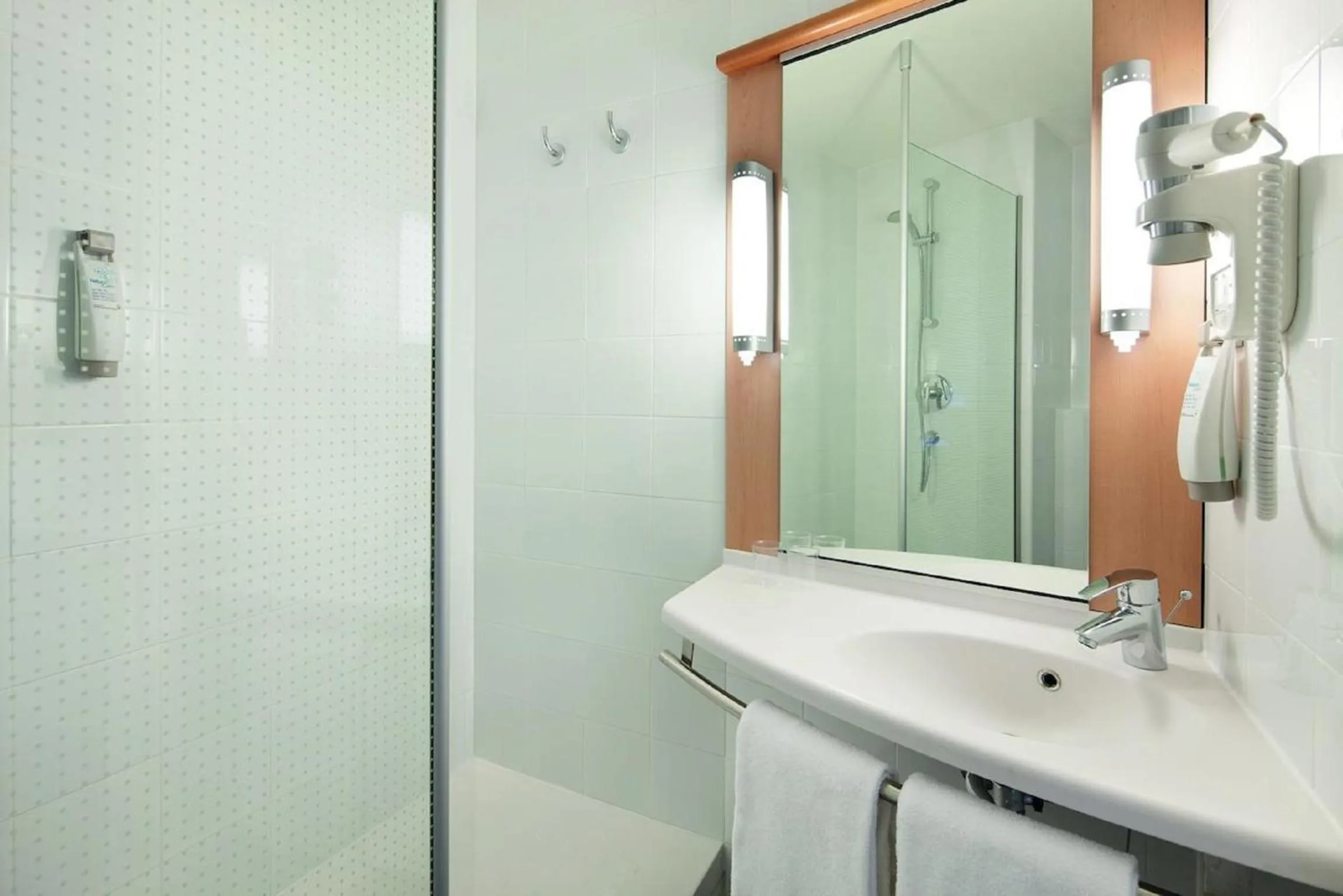 Bathroom in Hotel Ibis Milano Ca' Granda