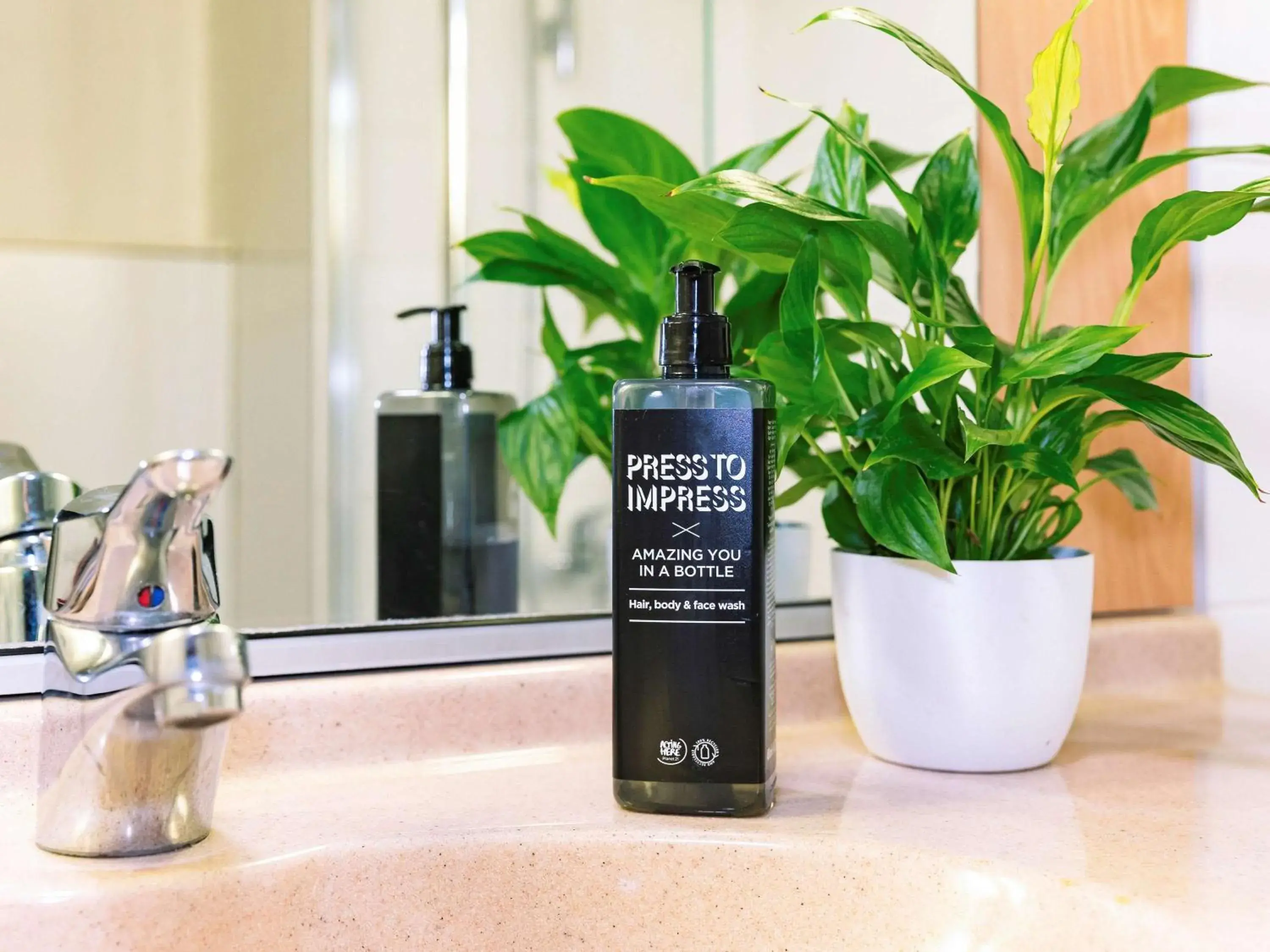 Standard Twin Room in Hotel Ibis Milano Ca' Granda Standard Twin Room in Hotel Ibis Milano Ca' Granda