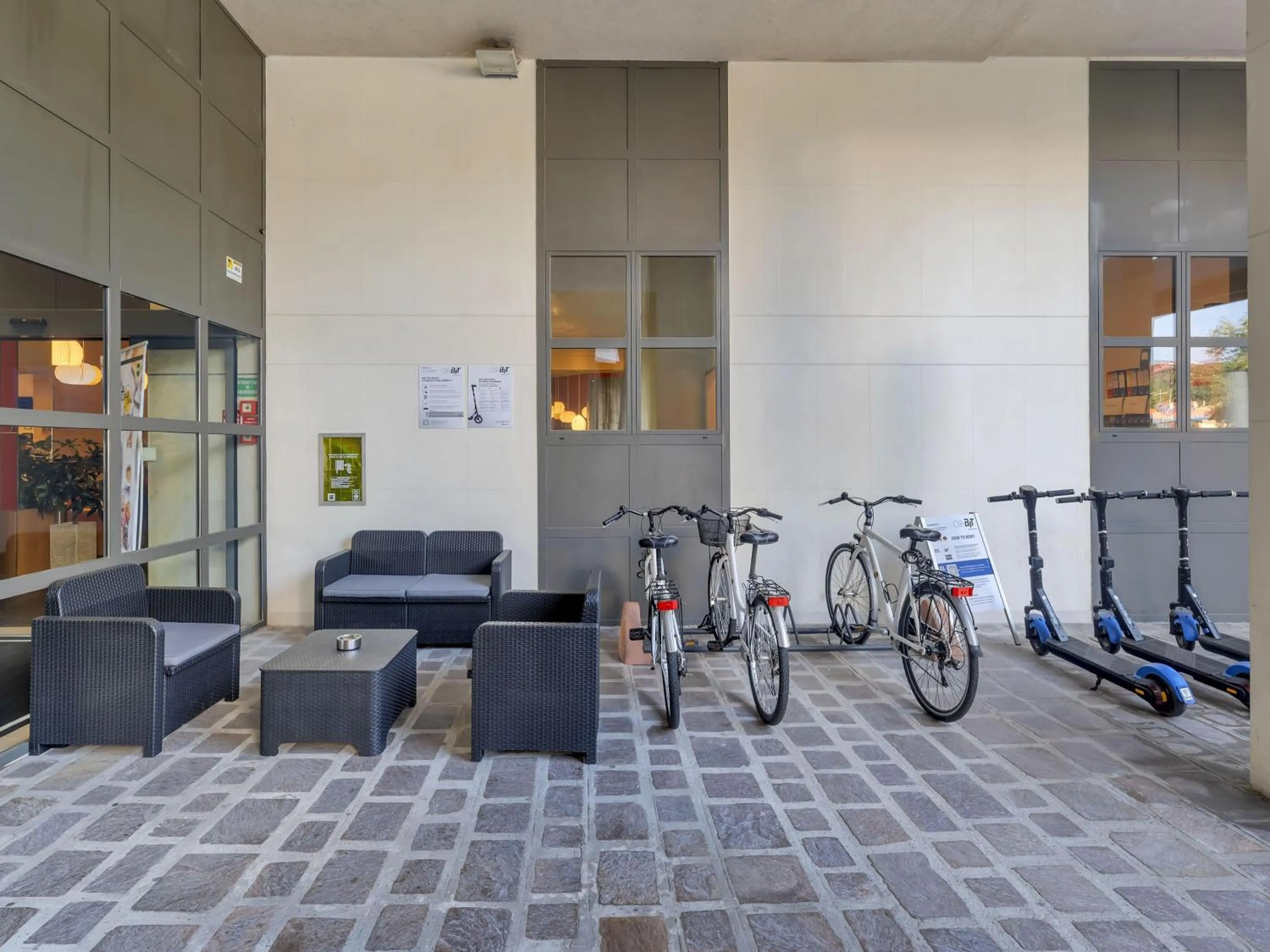 Lobby or reception in B&B Hotel Cremona