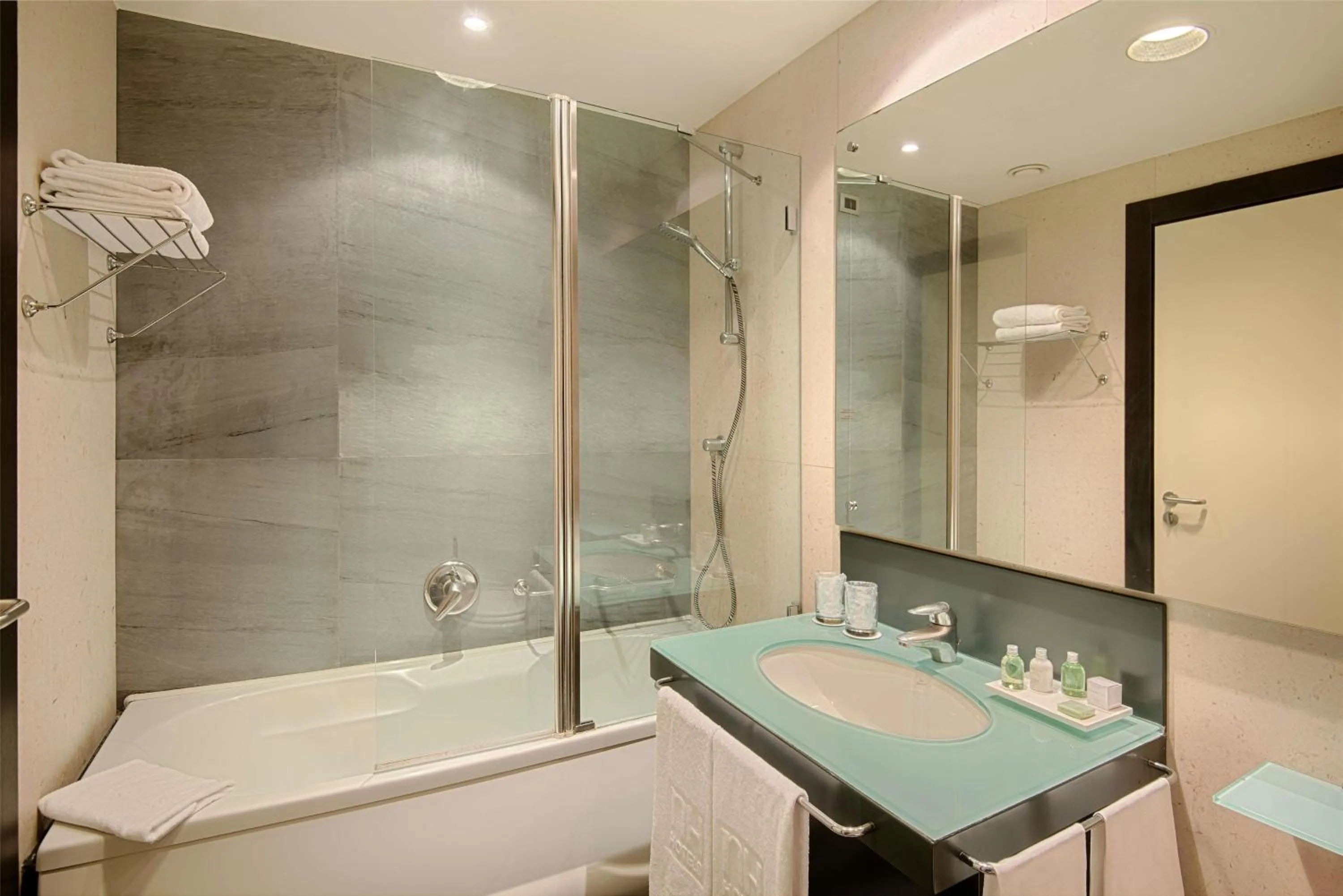 Bathroom in NH Venezia Laguna Palace