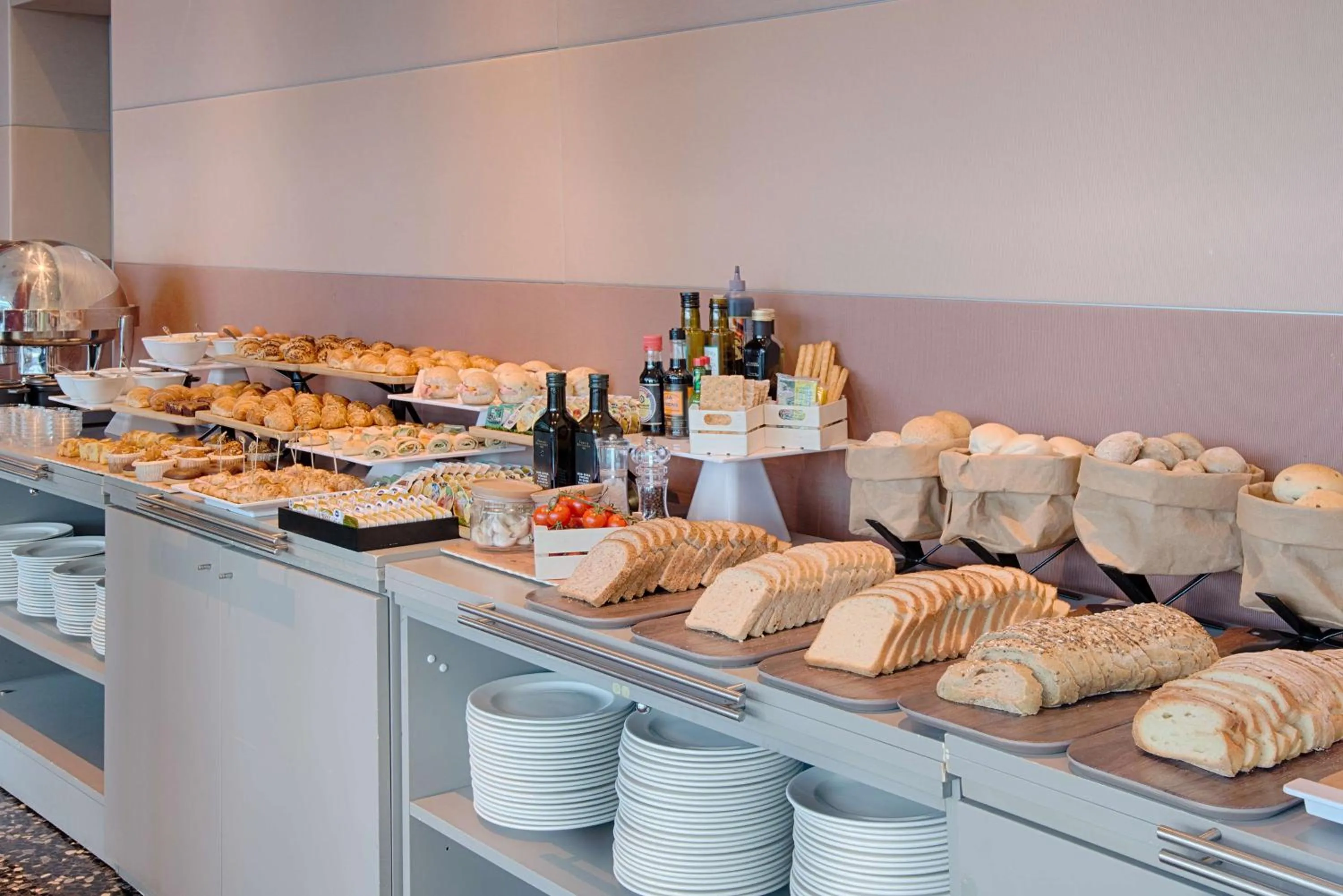 Restaurant/places to eat in NH Venezia Laguna Palace