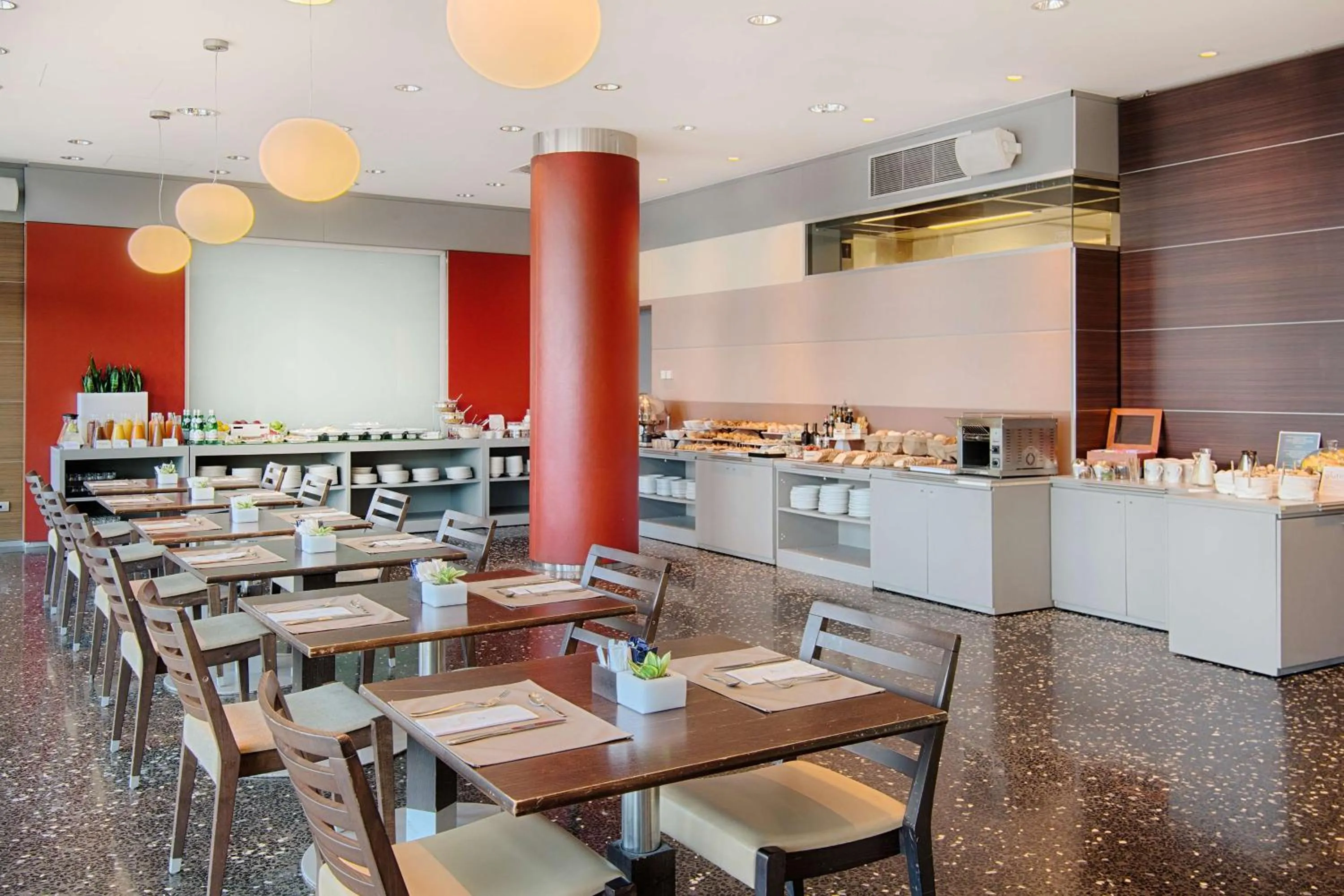 Restaurant/places to eat in NH Venezia Laguna Palace