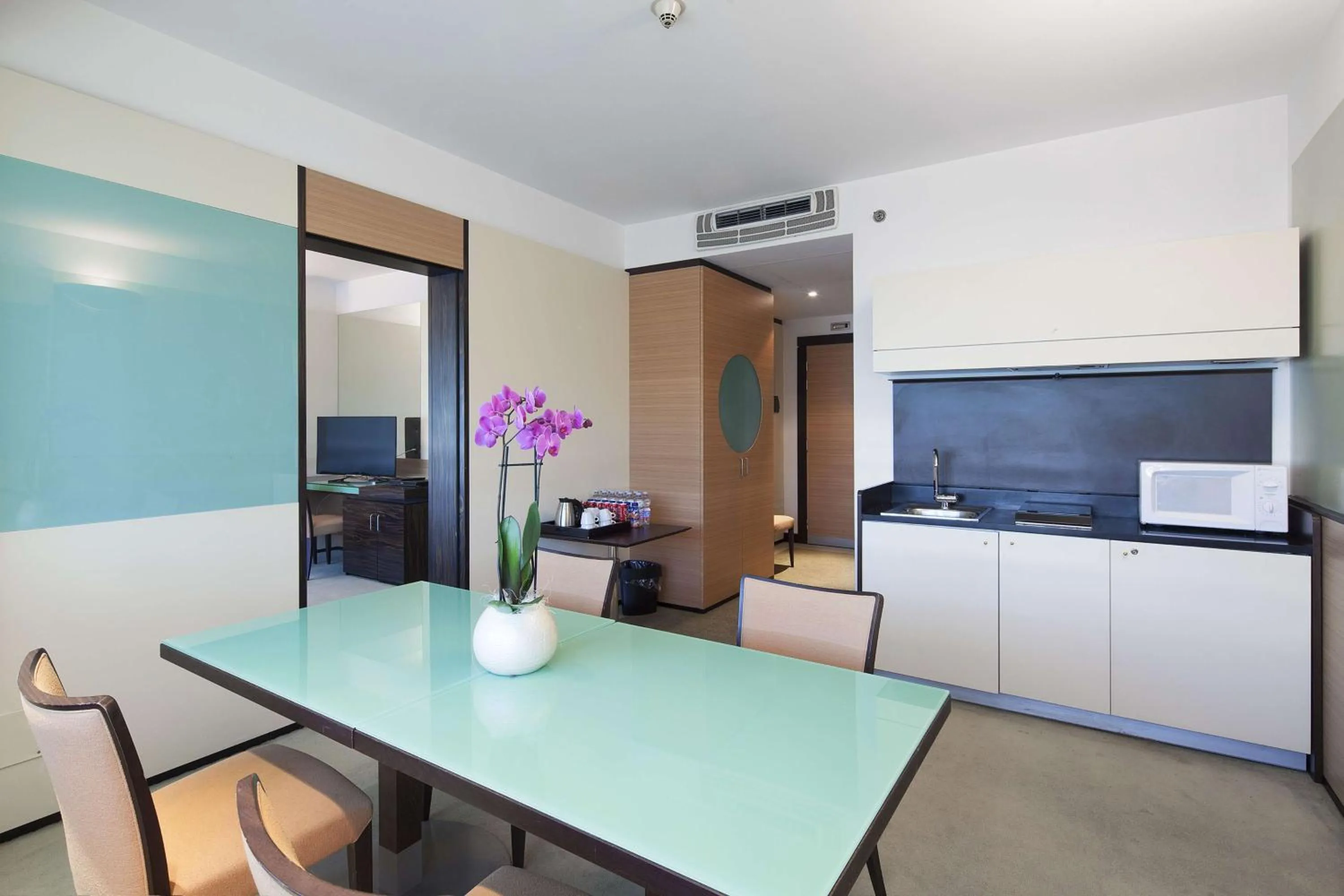 Photo of the whole room in NH Venezia Laguna Palace