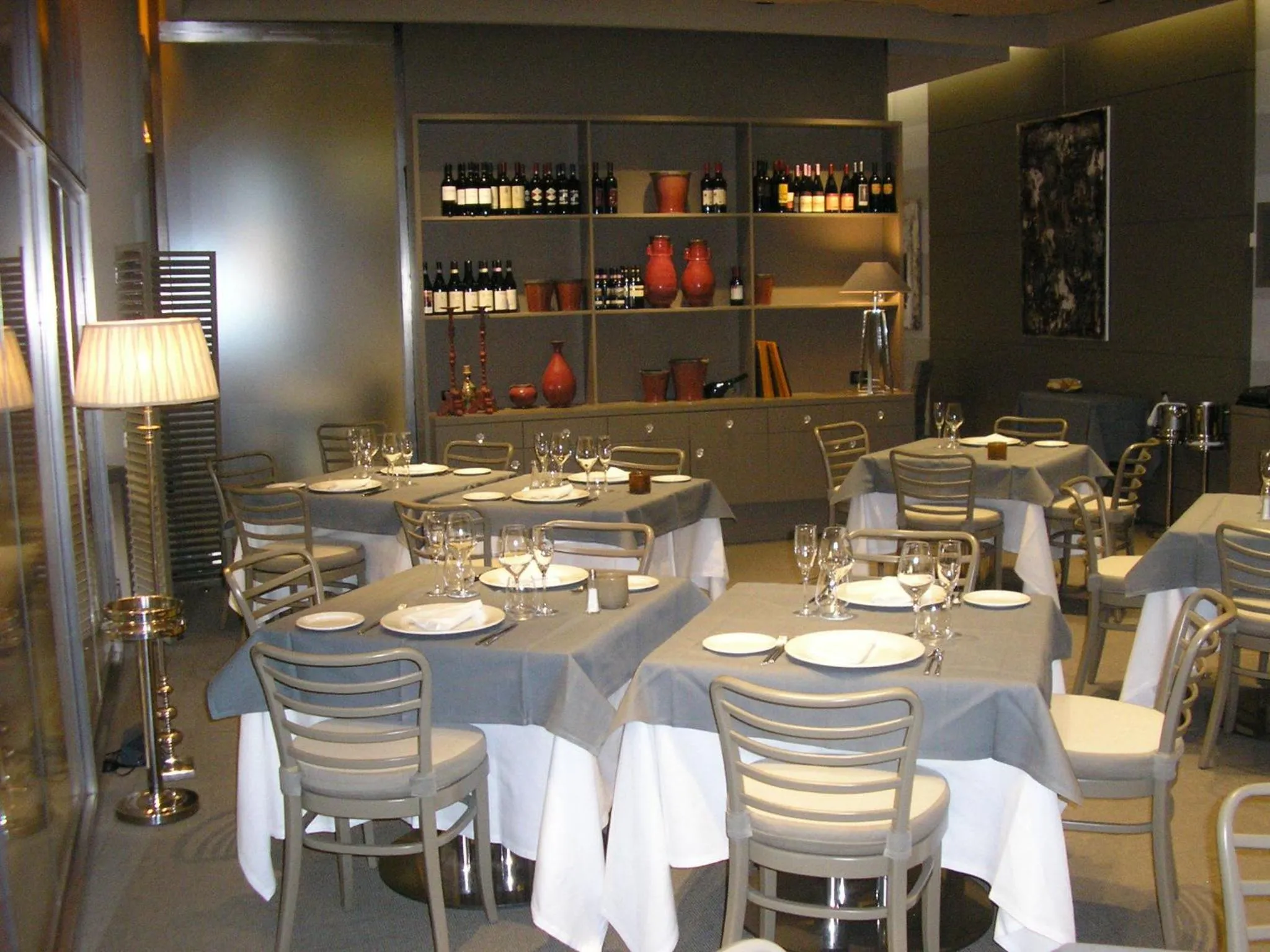 Restaurant/places to eat in Grand Hotel De La Ville