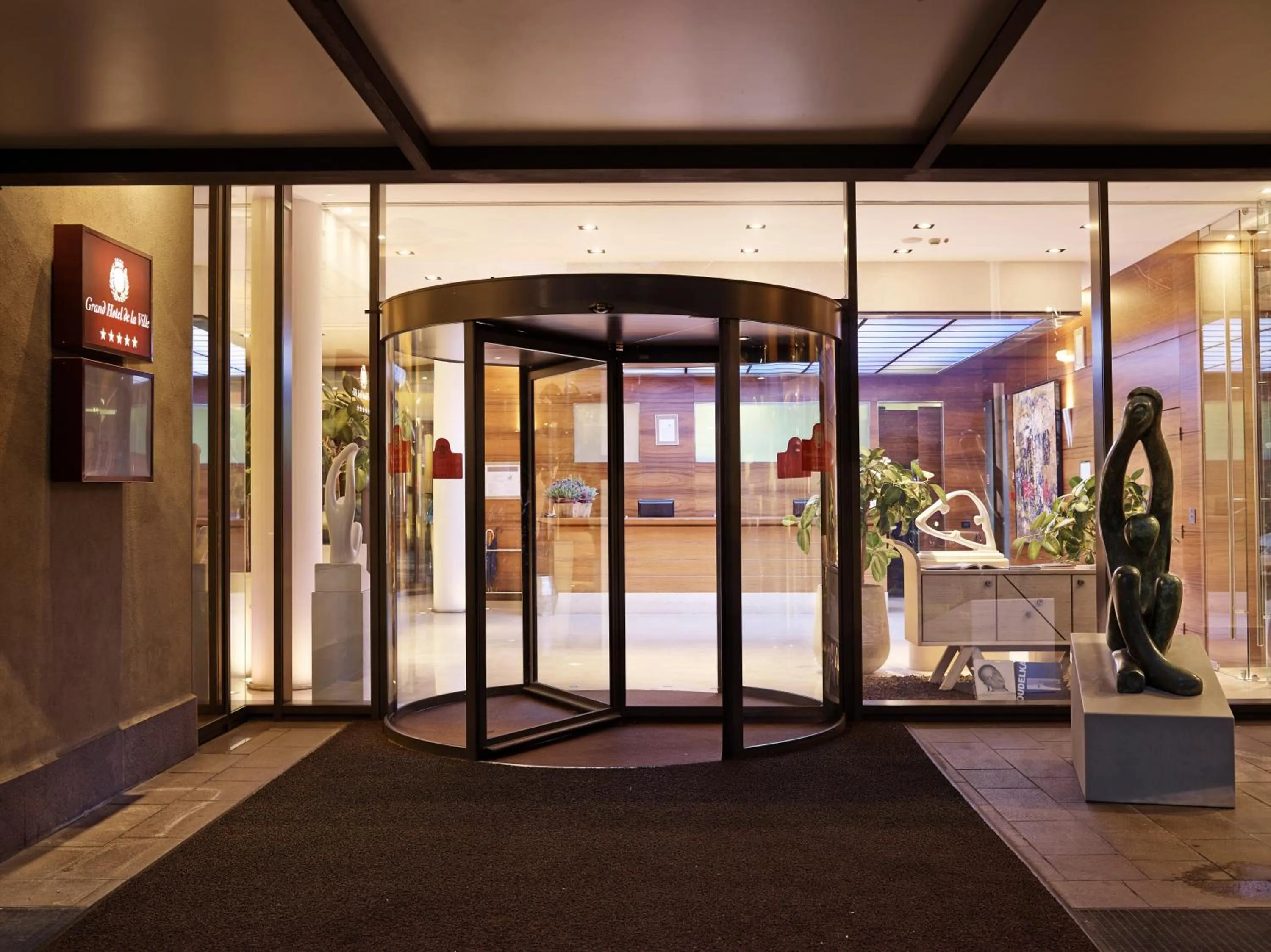 Facade/entrance in Grand Hotel De La Ville