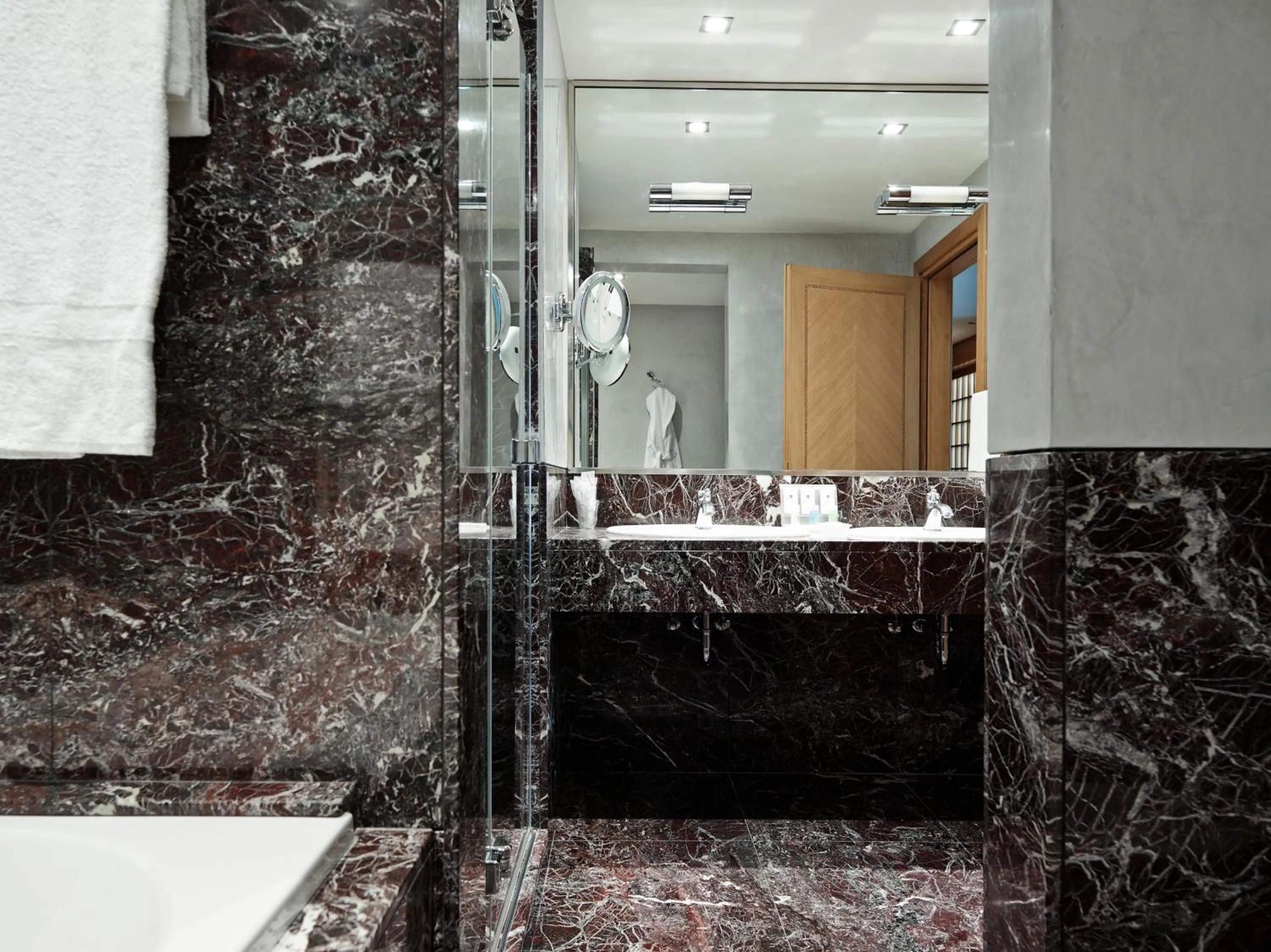 Bathroom in Grand Hotel De La Ville