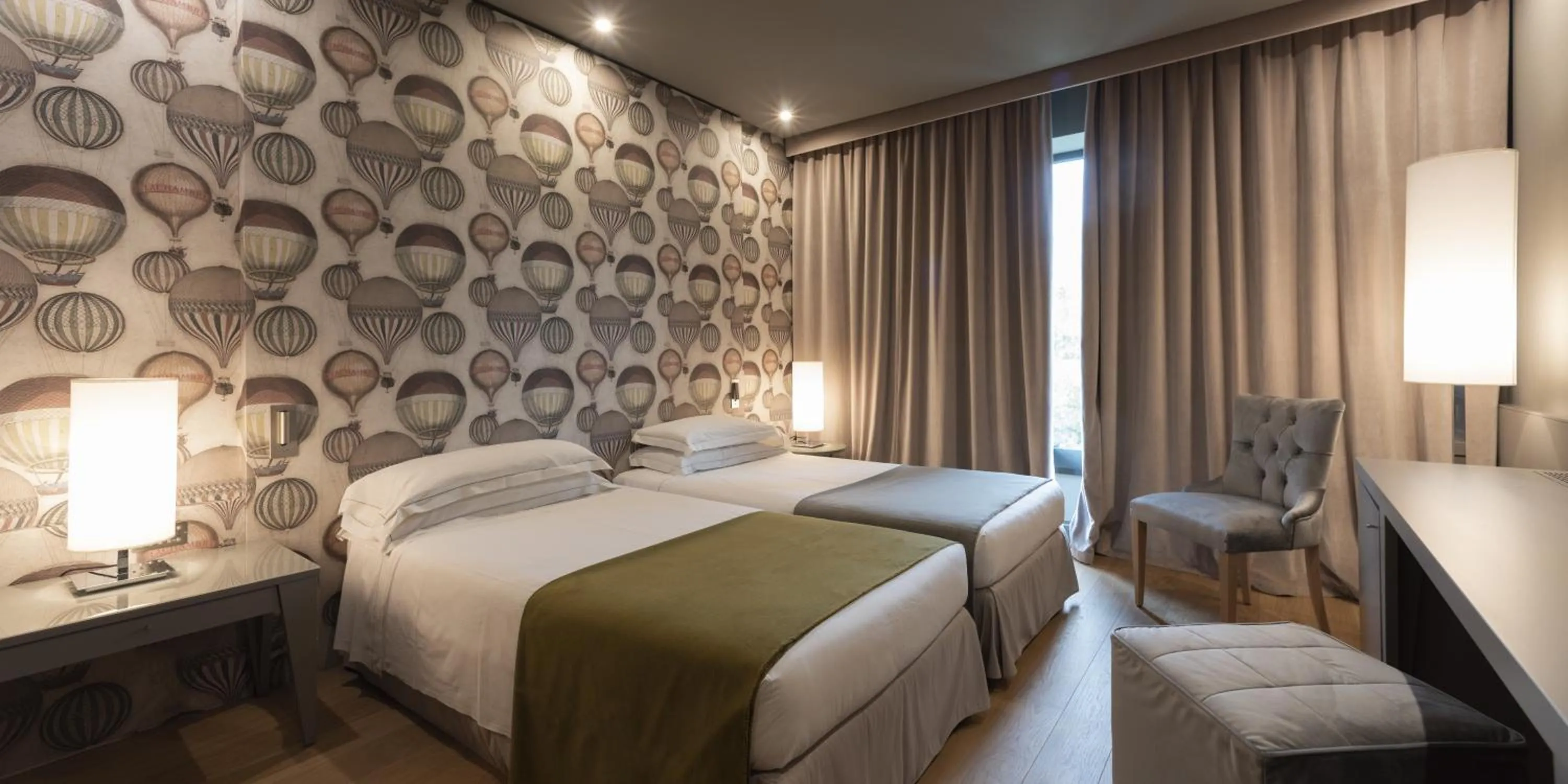 Photo of the whole room, Bed in Grand Hotel De La Ville