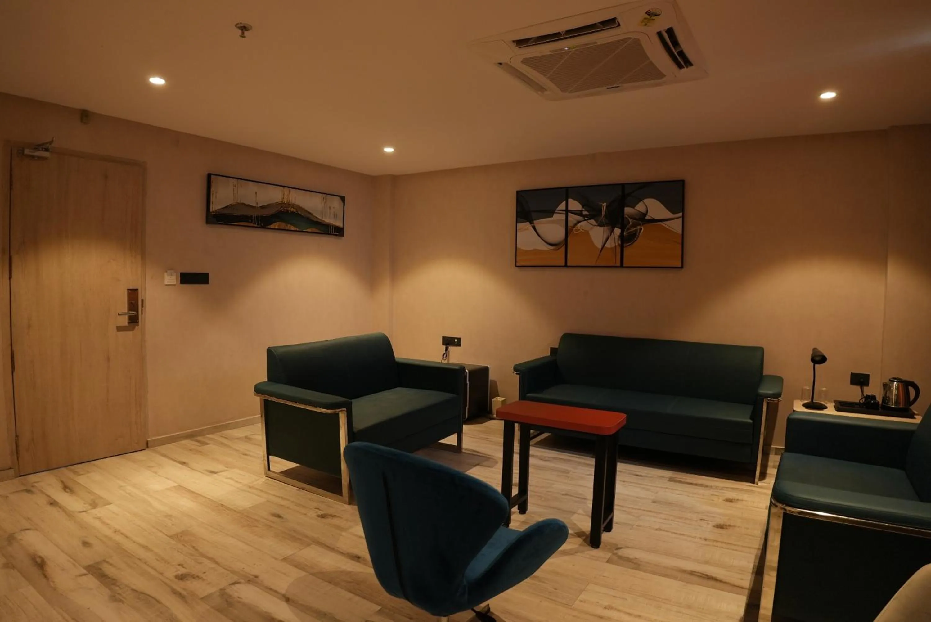 Living room in HOTEL OCEAN VISTA BAY