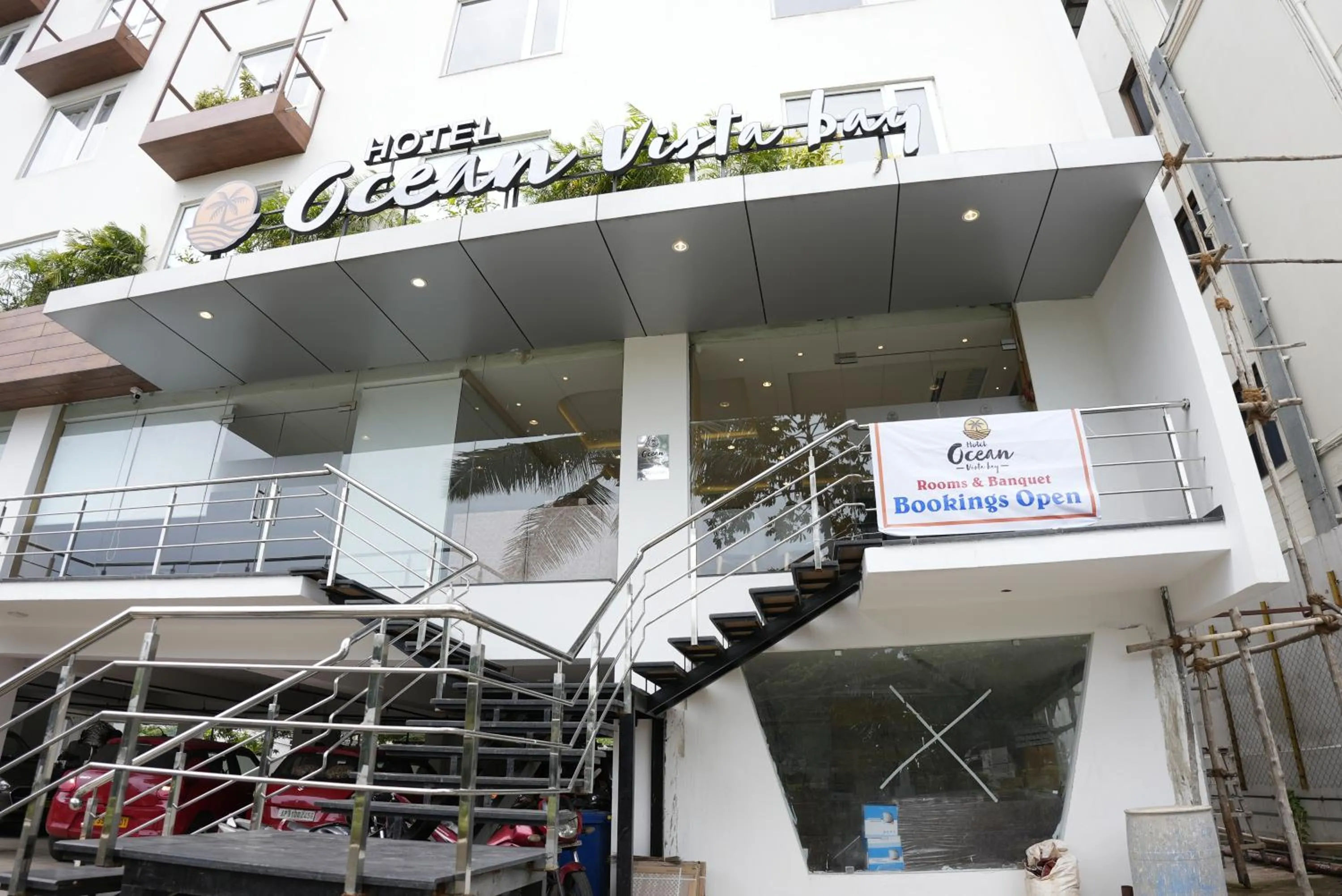 Property building in HOTEL OCEAN VISTA BAY