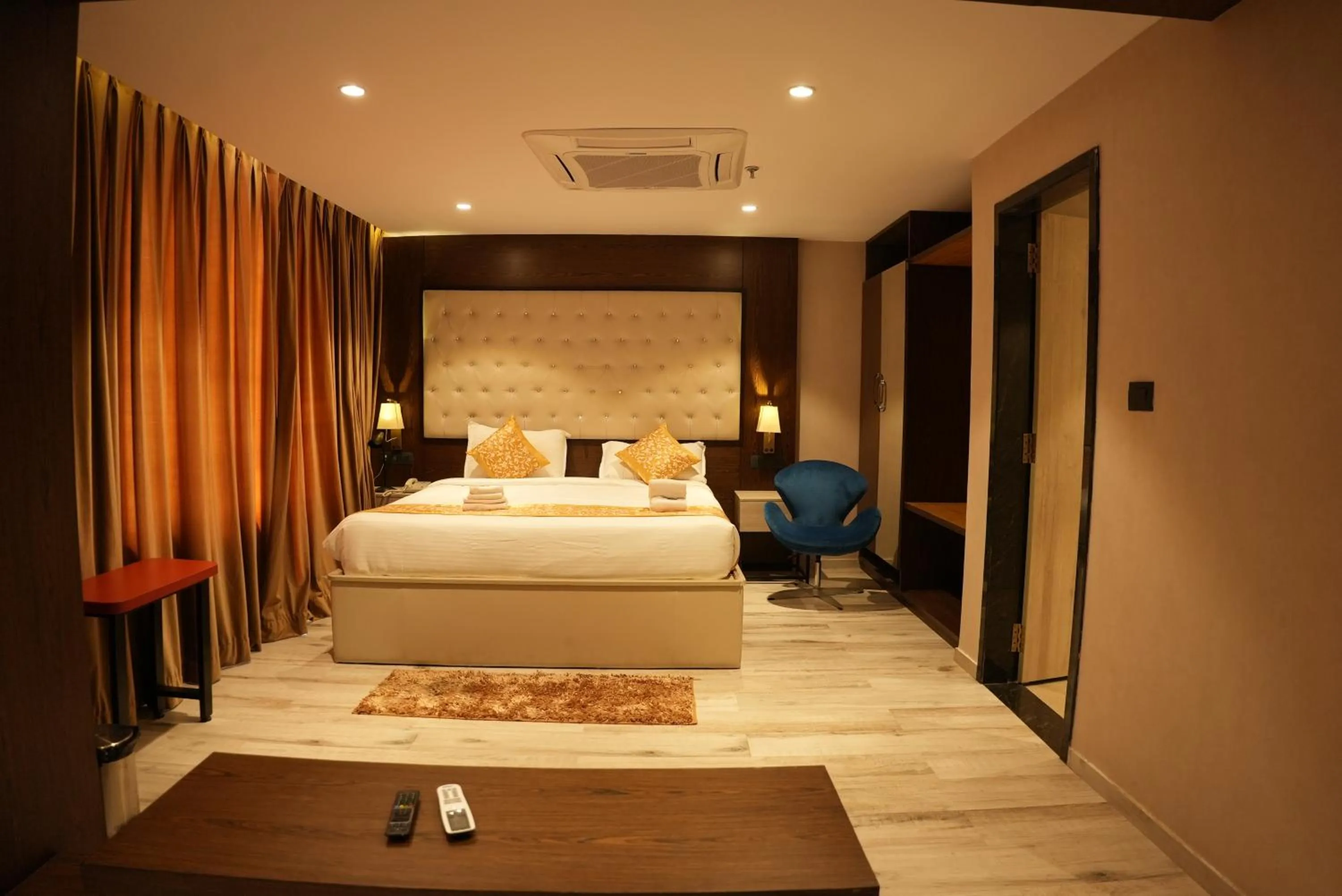 Photo of the whole room, Bed in HOTEL OCEAN VISTA BAY