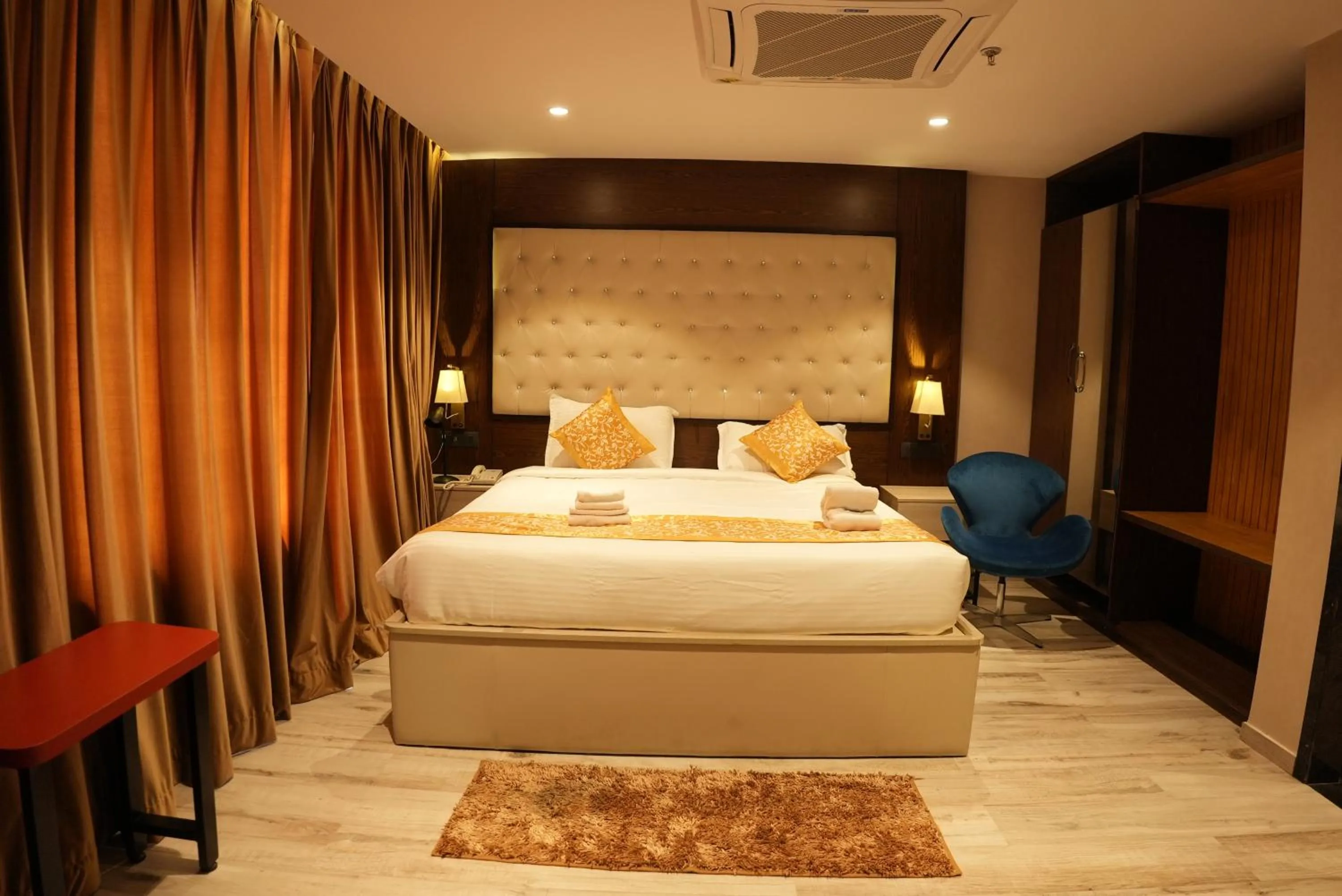 Photo of the whole room, Bed in HOTEL OCEAN VISTA BAY