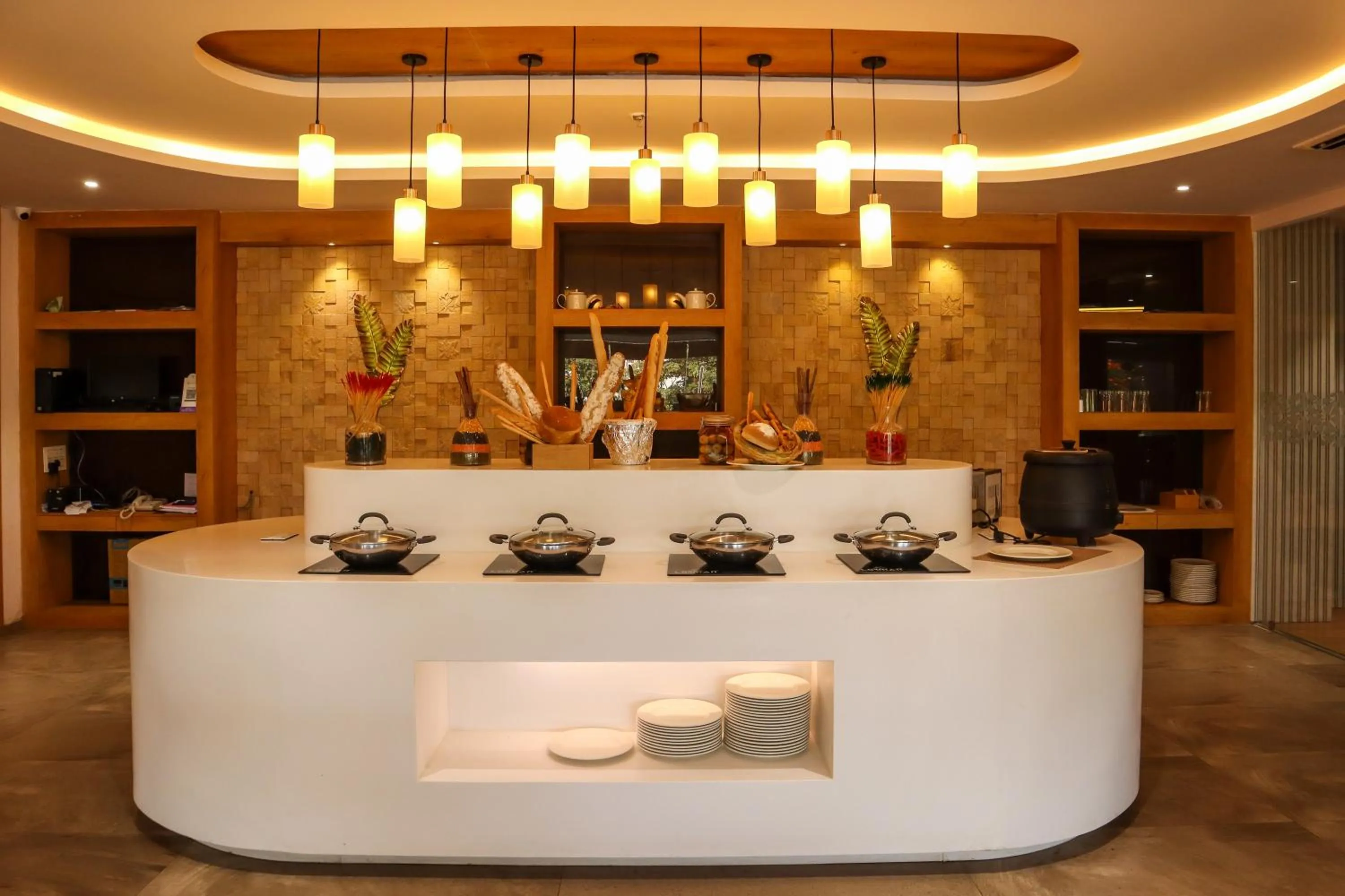 Restaurant/places to eat in HOTEL OCEAN VISTA BAY