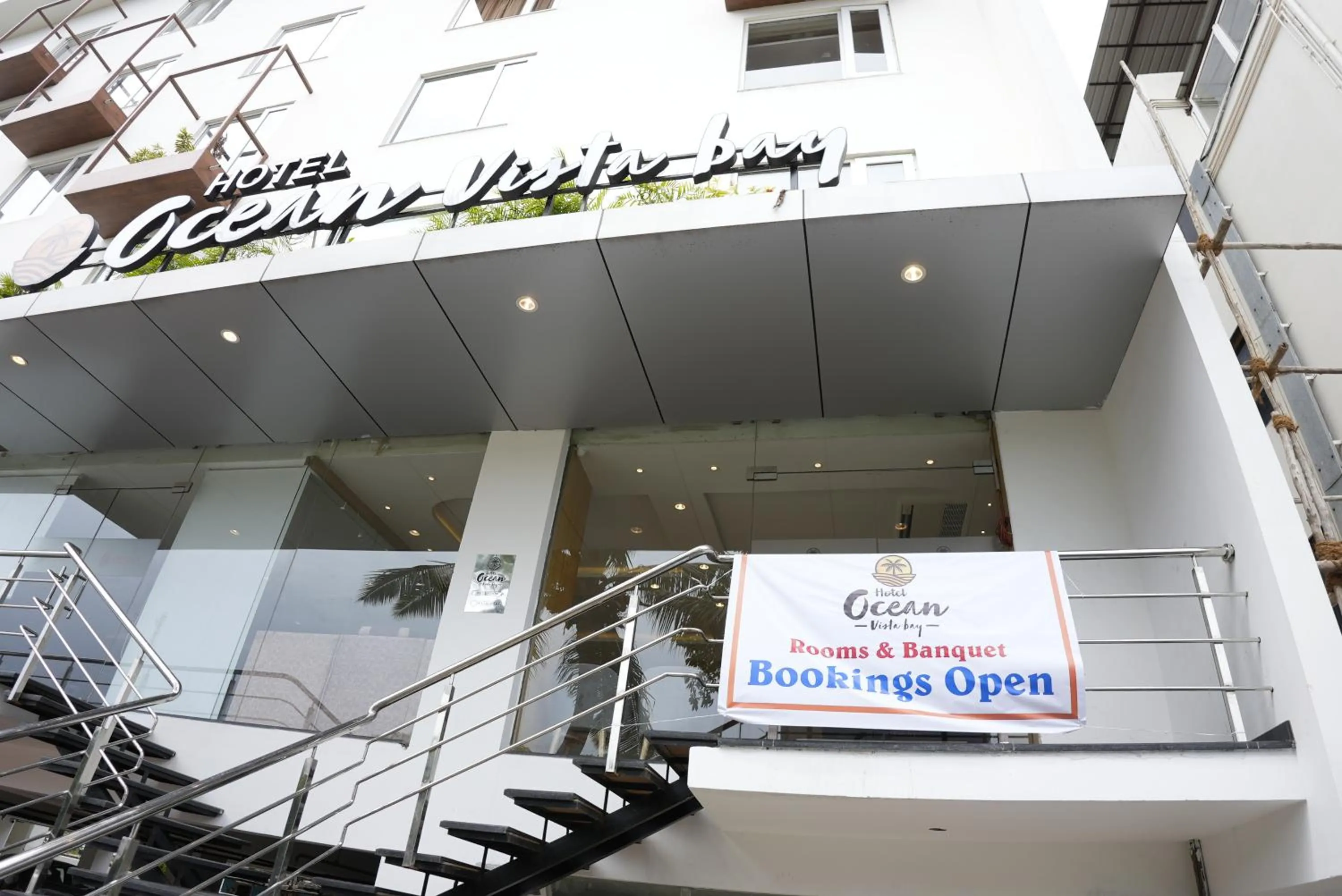 Property building in HOTEL OCEAN VISTA BAY