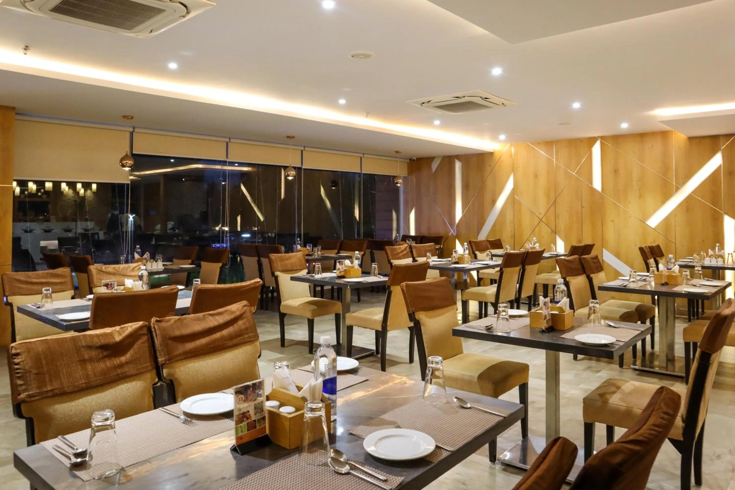 Restaurant/places to eat in HOTEL OCEAN VISTA BAY