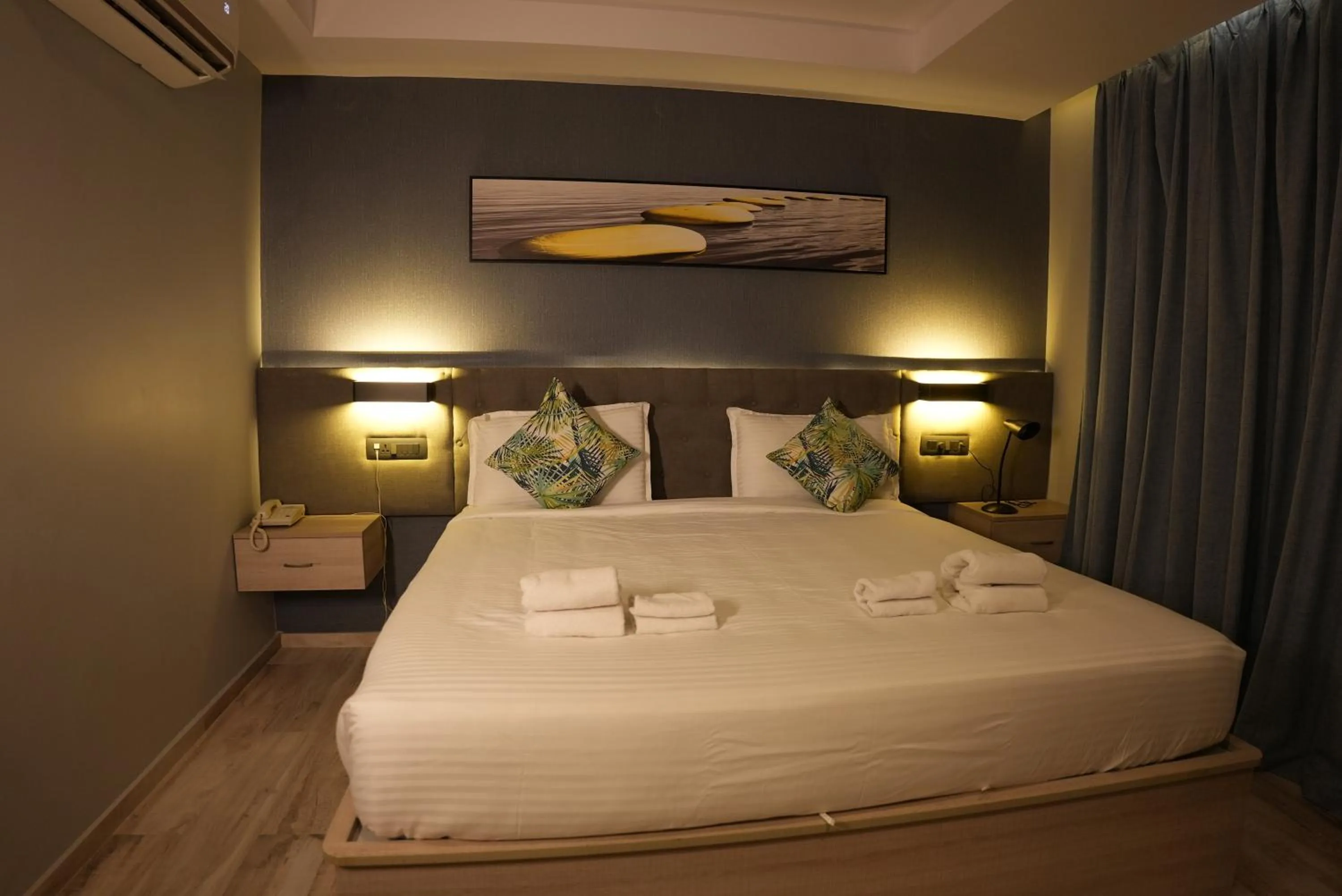 Photo of the whole room, Bed in HOTEL OCEAN VISTA BAY