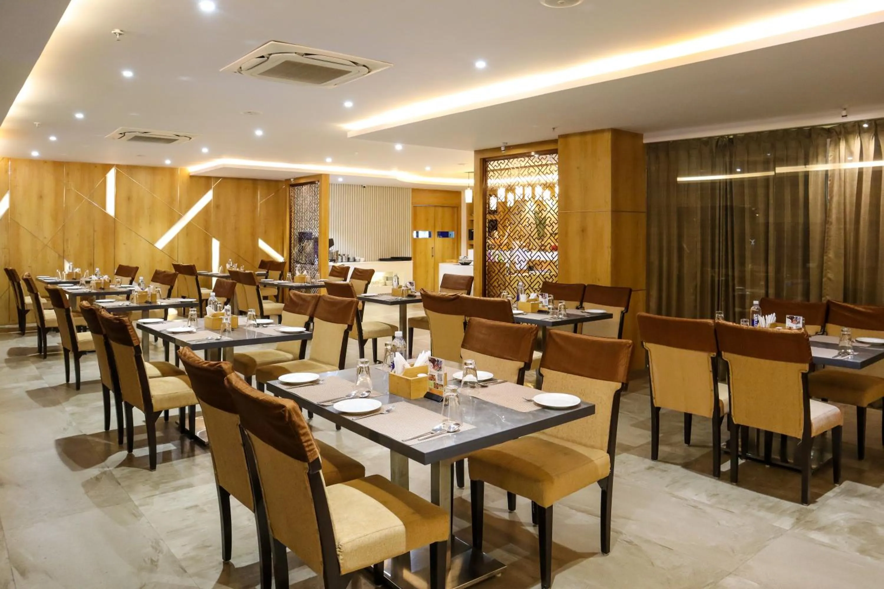 Restaurant/places to eat in HOTEL OCEAN VISTA BAY