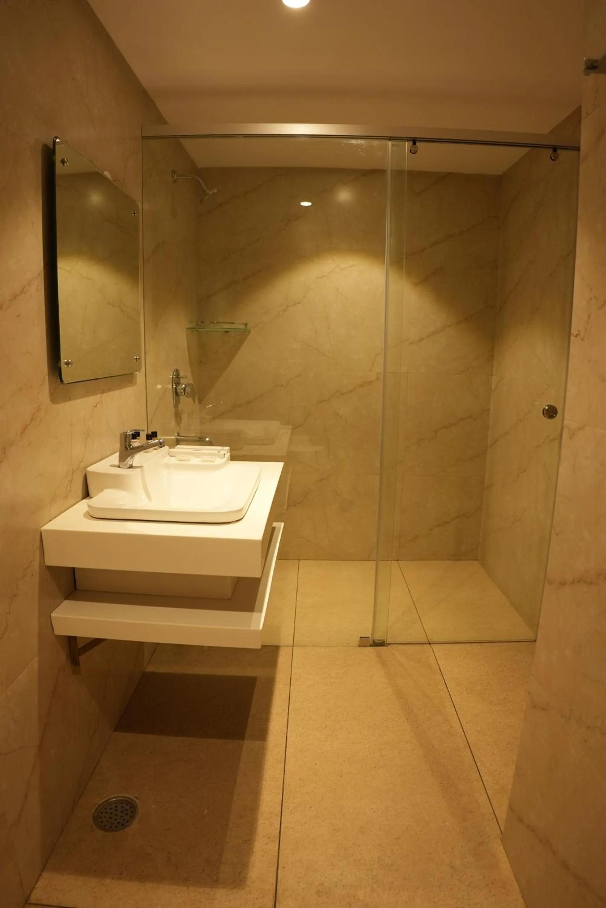 Bathroom in HOTEL OCEAN VISTA BAY