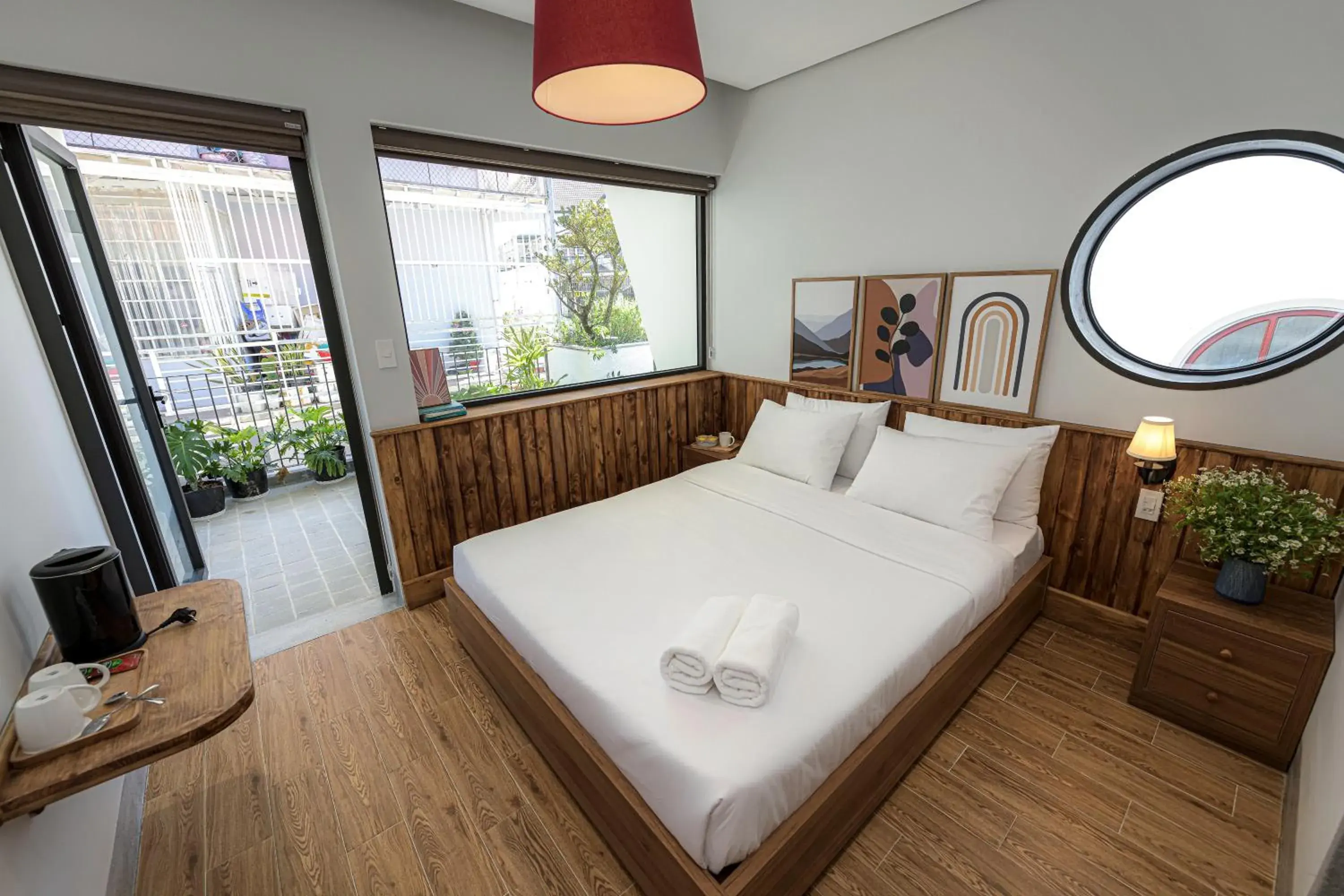 Queen Room with Balcony in Thơm House Queen Room with Balcony in Thơm House