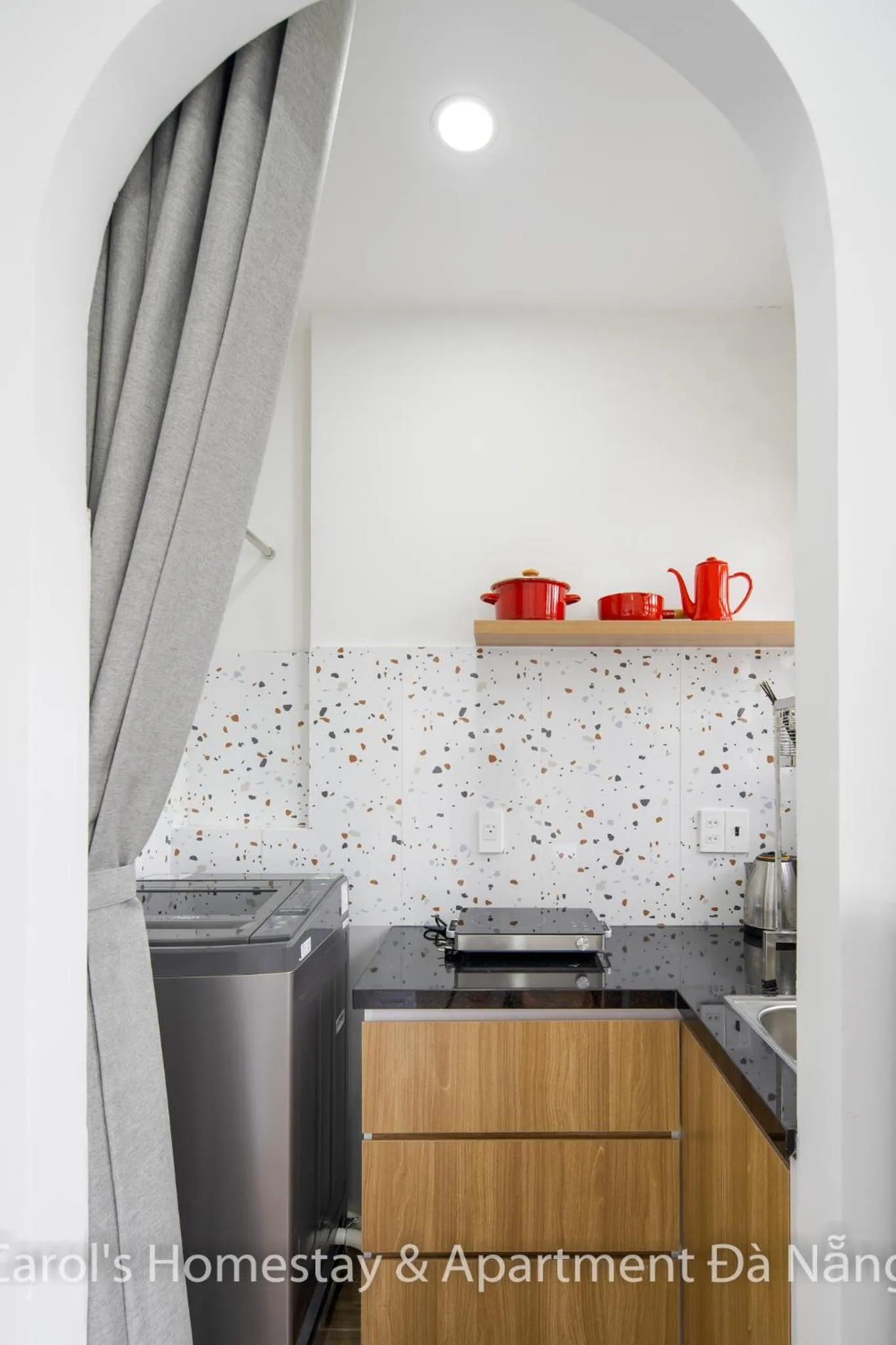 Kitchen or kitchenette in Carol Homestay & Apartment Da Nang 3